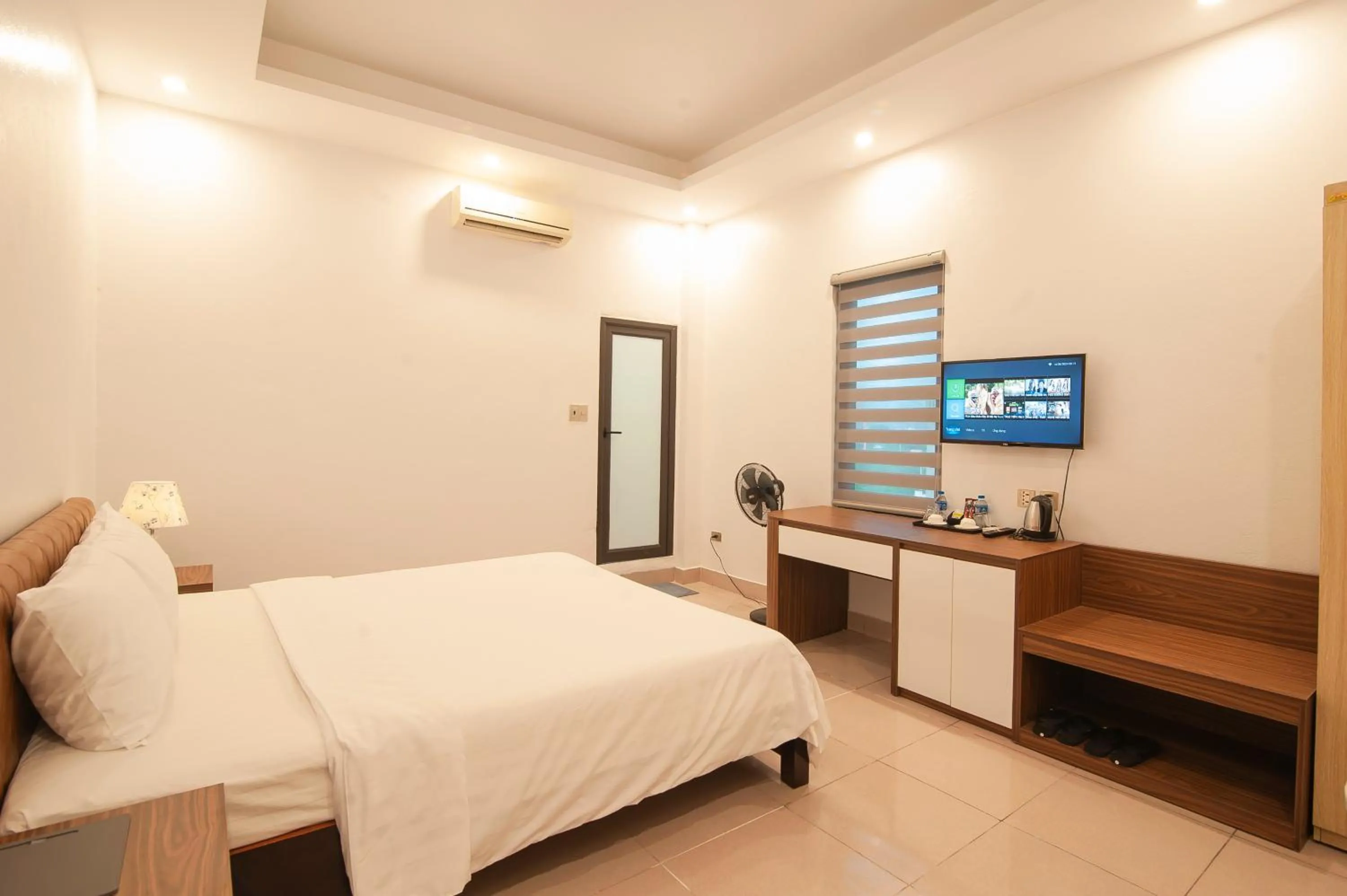 Photo of the whole room, Bed in Tam Coc Peaceful Hotel