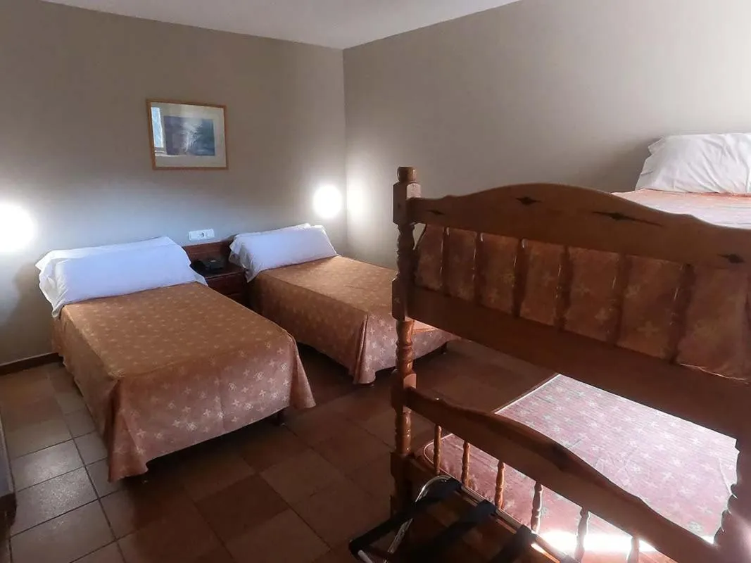 Bedroom, Bed in Hotel Ransol