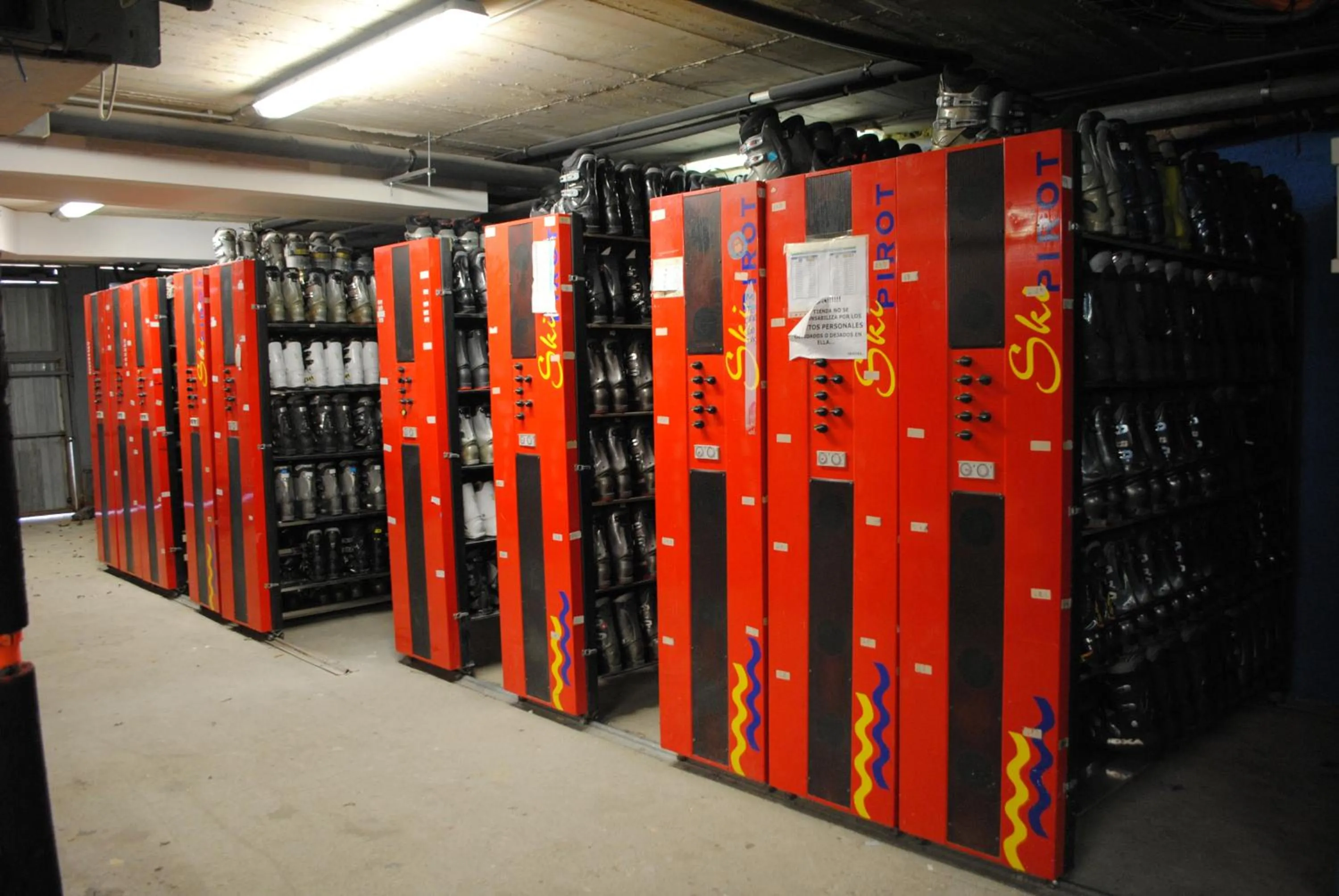 Skiing in Hotel Ransol