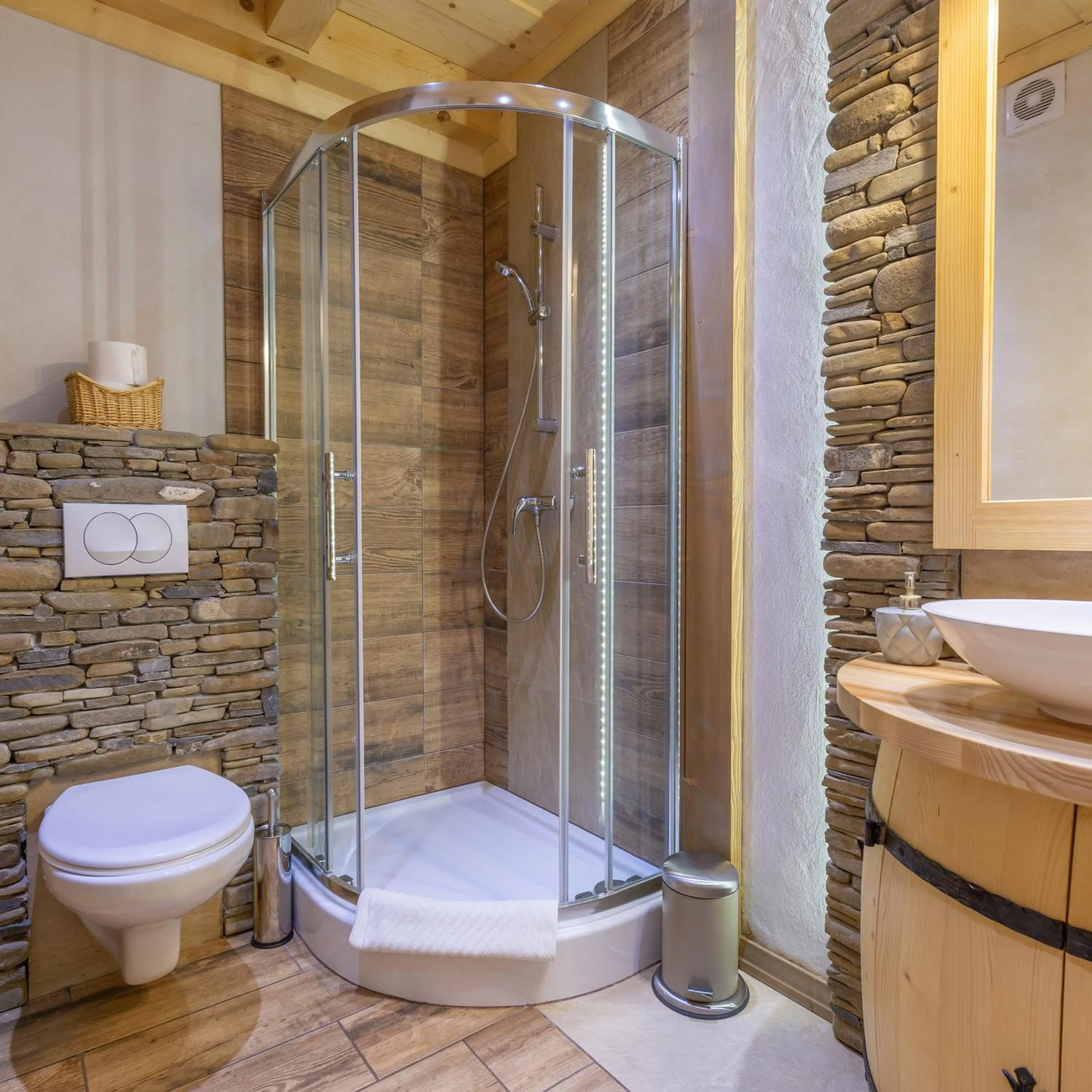 Shower in Osada Maruszyna