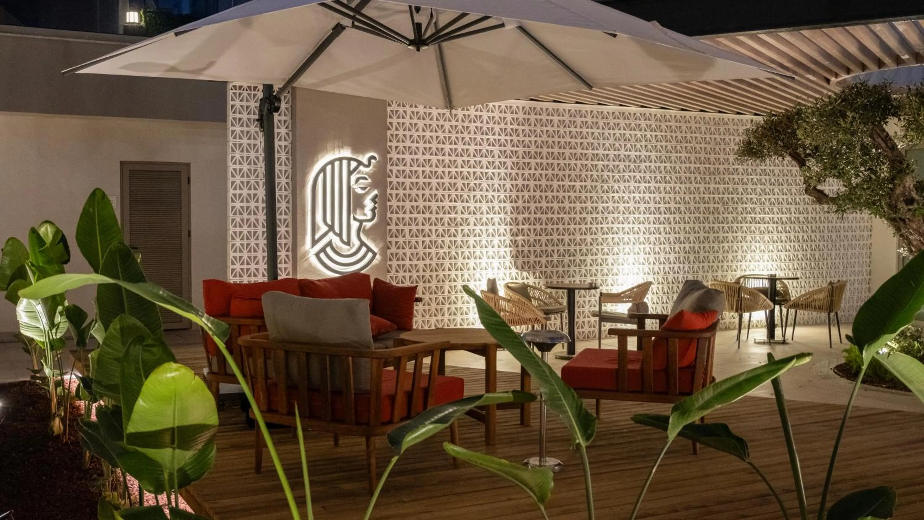 Garden in Kleopatra Dreams Beach Hotel