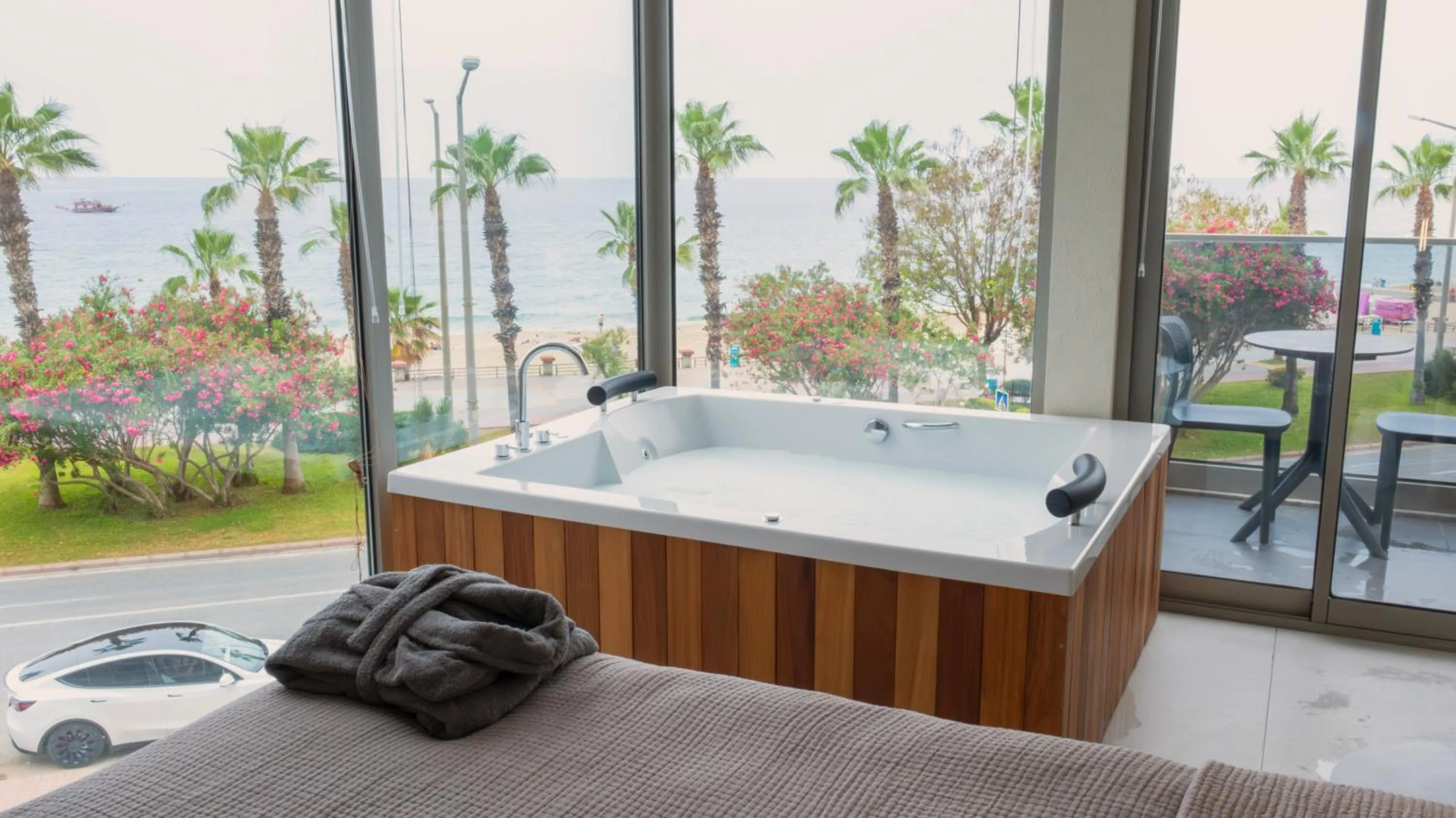 Hot Tub in Kleopatra Dreams Beach Hotel