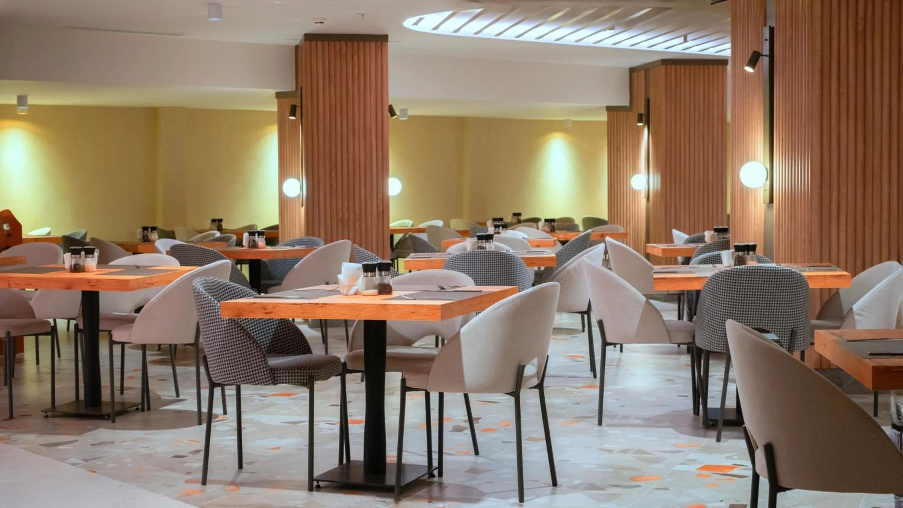Restaurant/places to eat in Kleopatra Dreams Beach Hotel
