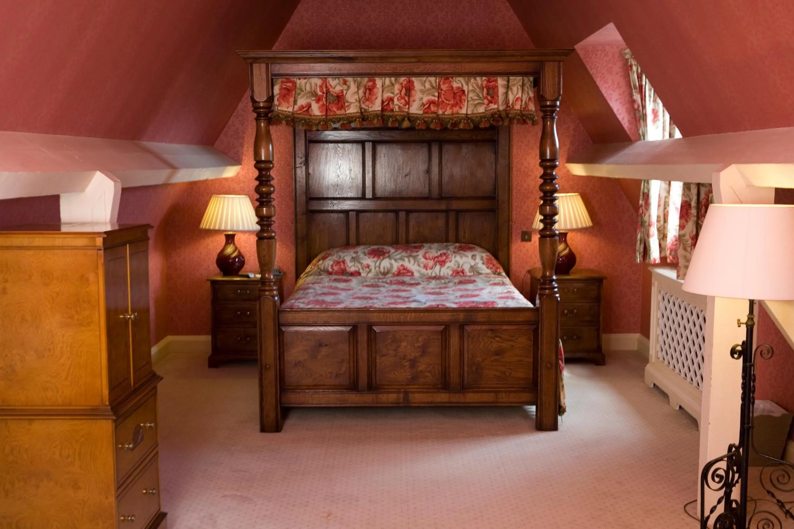 Bed in Cotswold Lodge Hotel