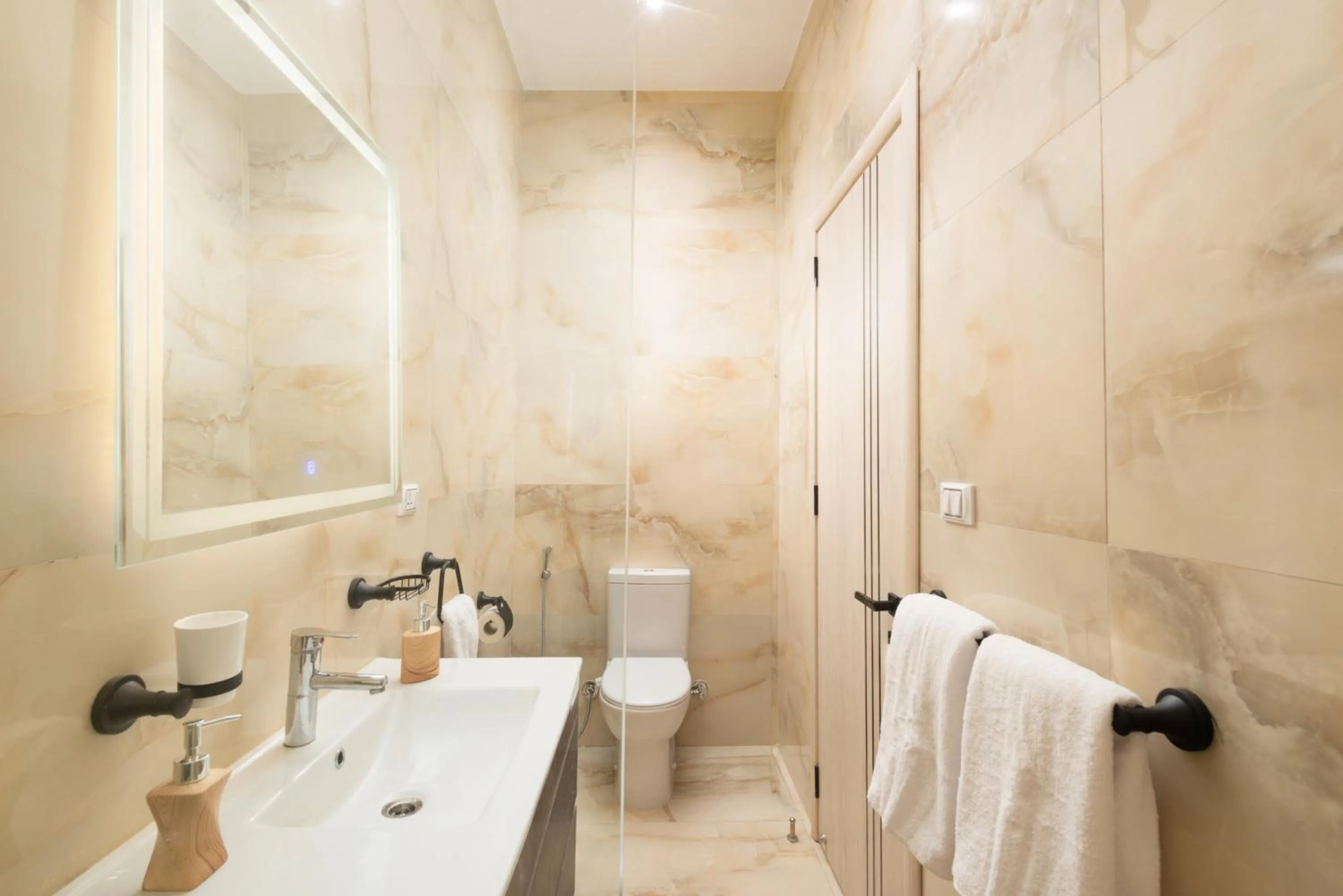 Shower in Museum Studios