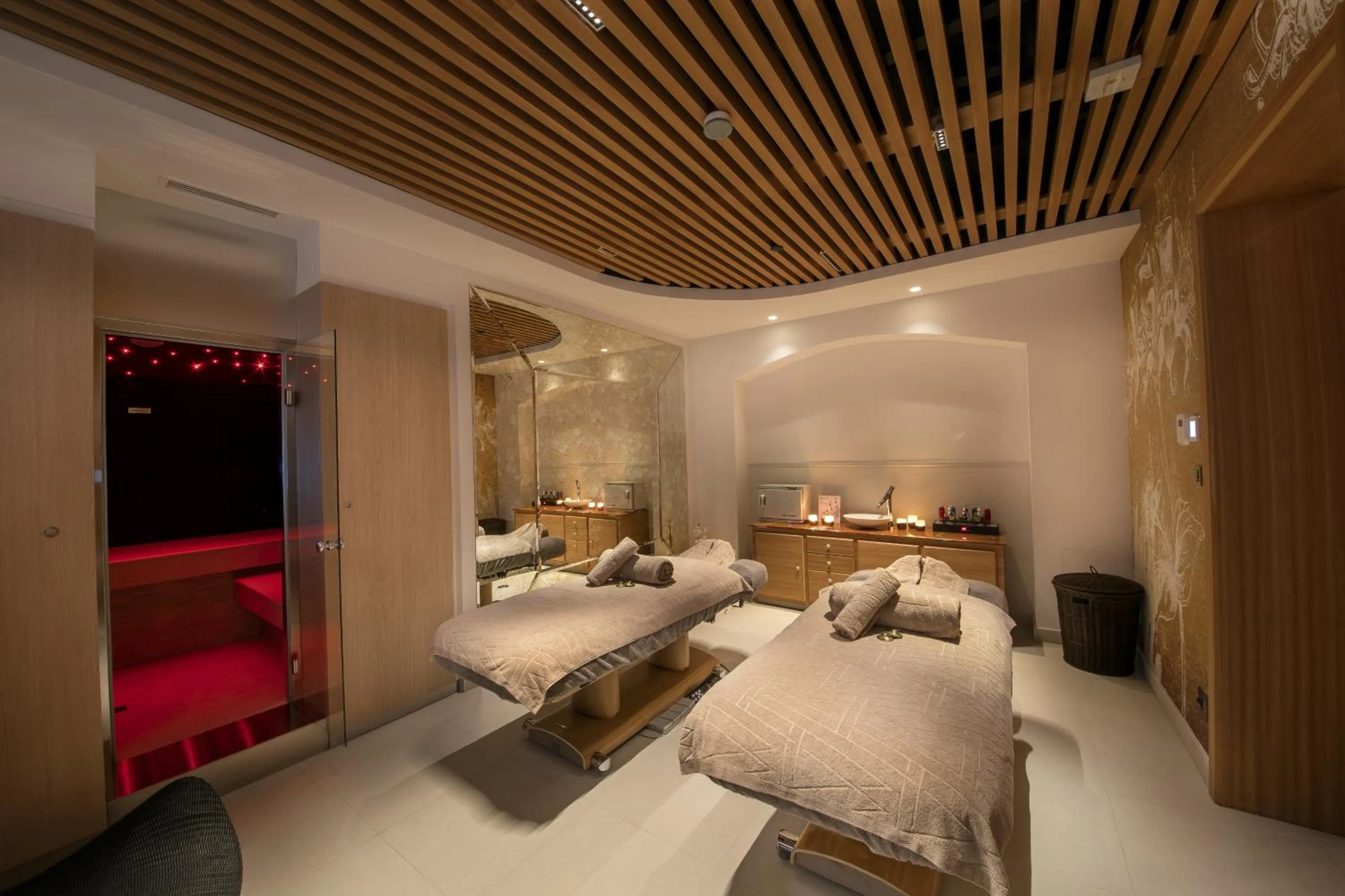 Massage, Bed in Boutique Hotel Alhambra