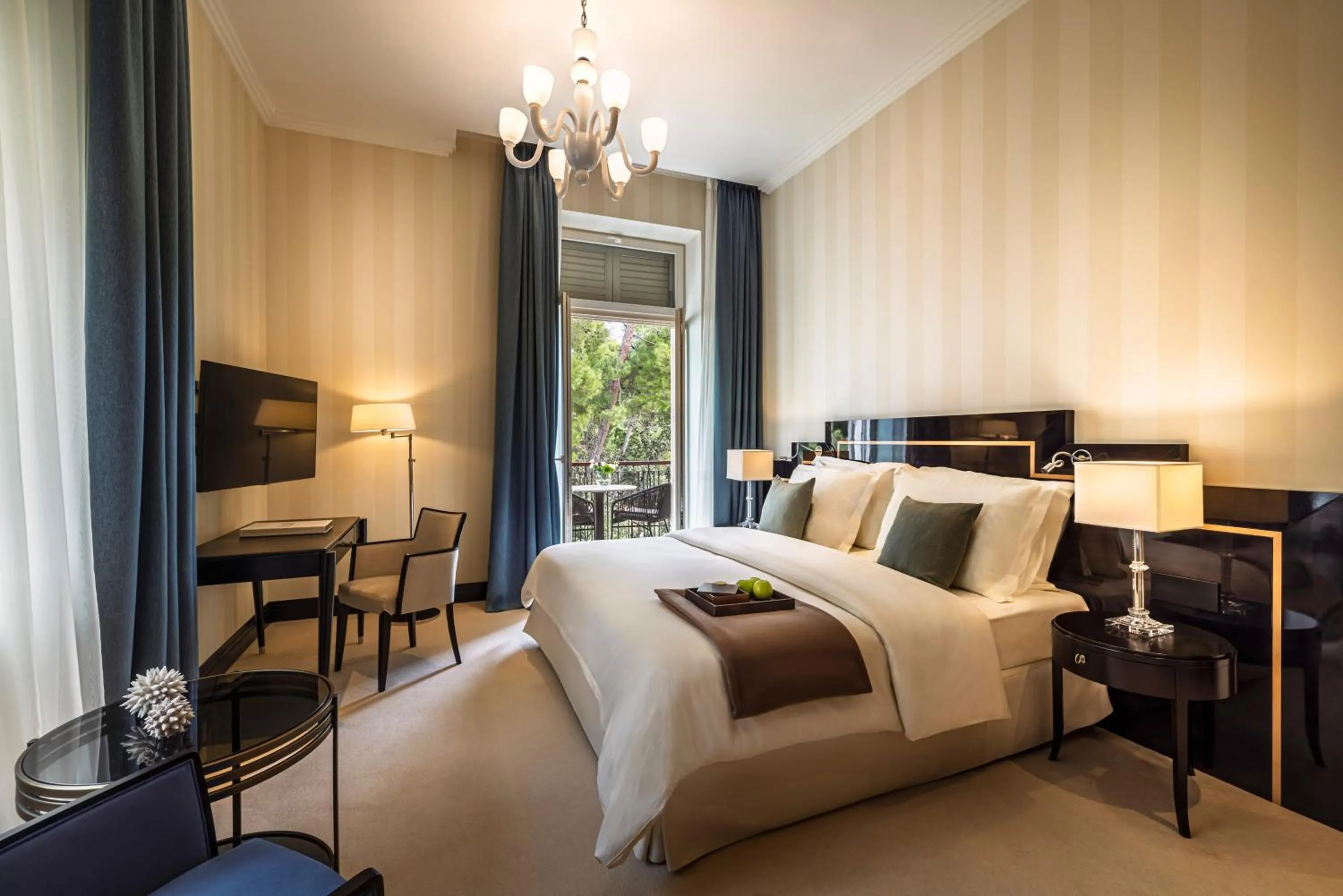 Bed in Boutique Hotel Alhambra