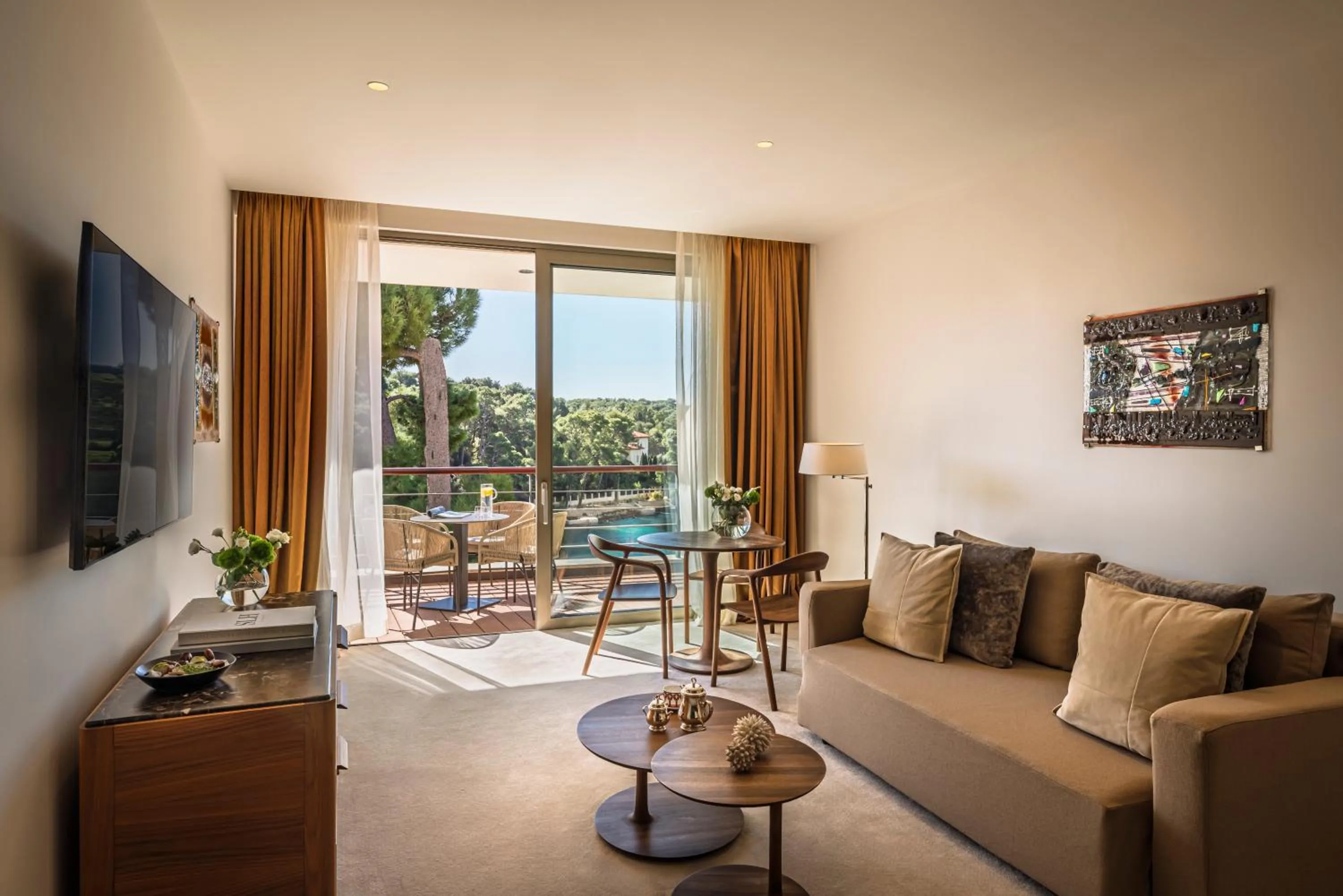 TV and multimedia in Boutique Hotel Alhambra