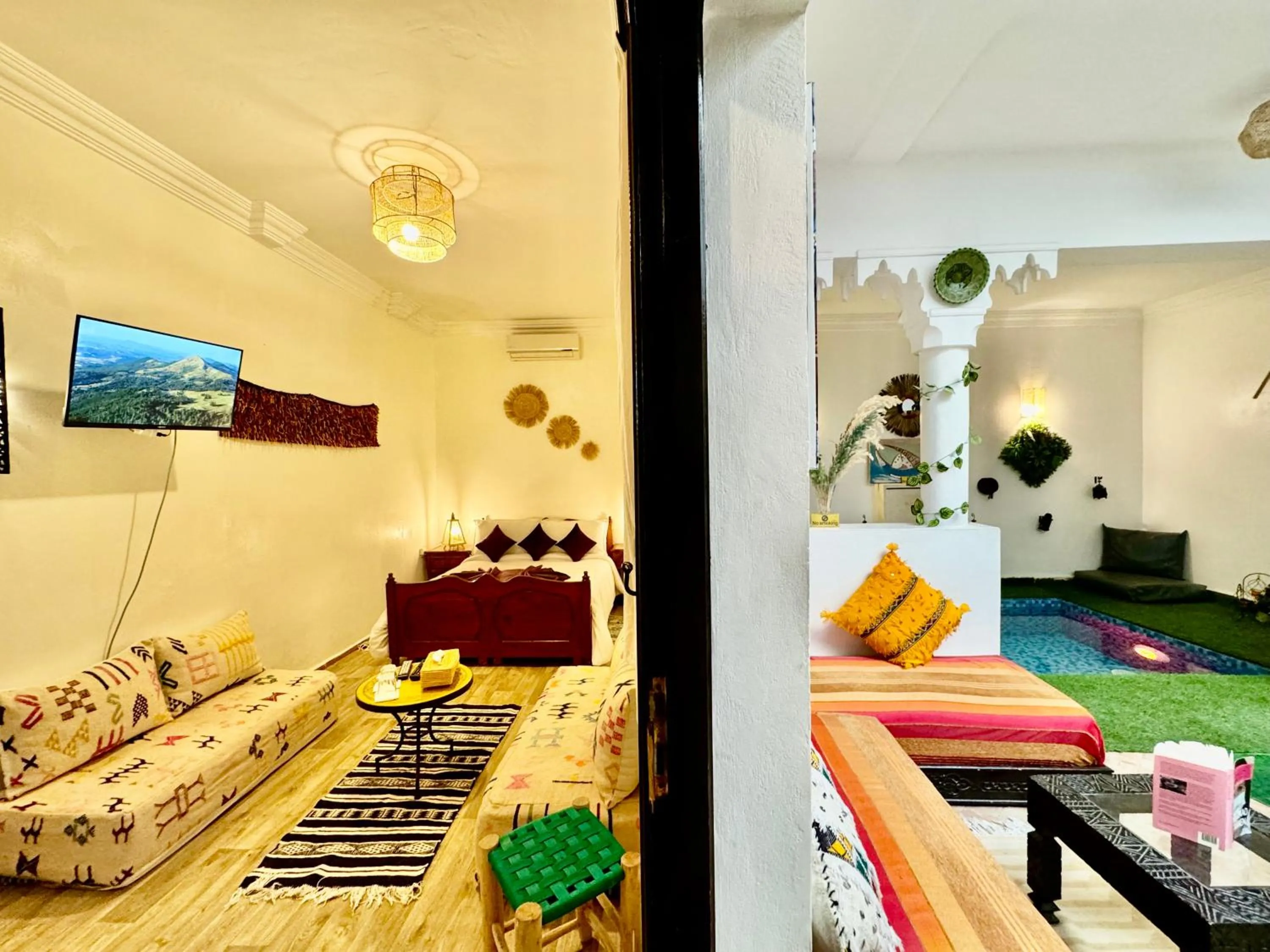 Photo of the whole room in Riad Iklil