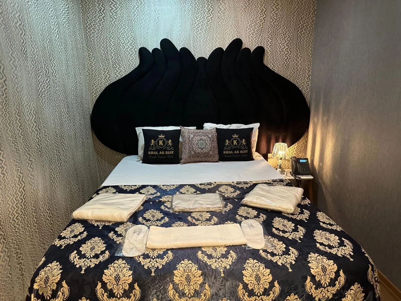 Photo of the whole room, Bed in Kral As Suite Hotel