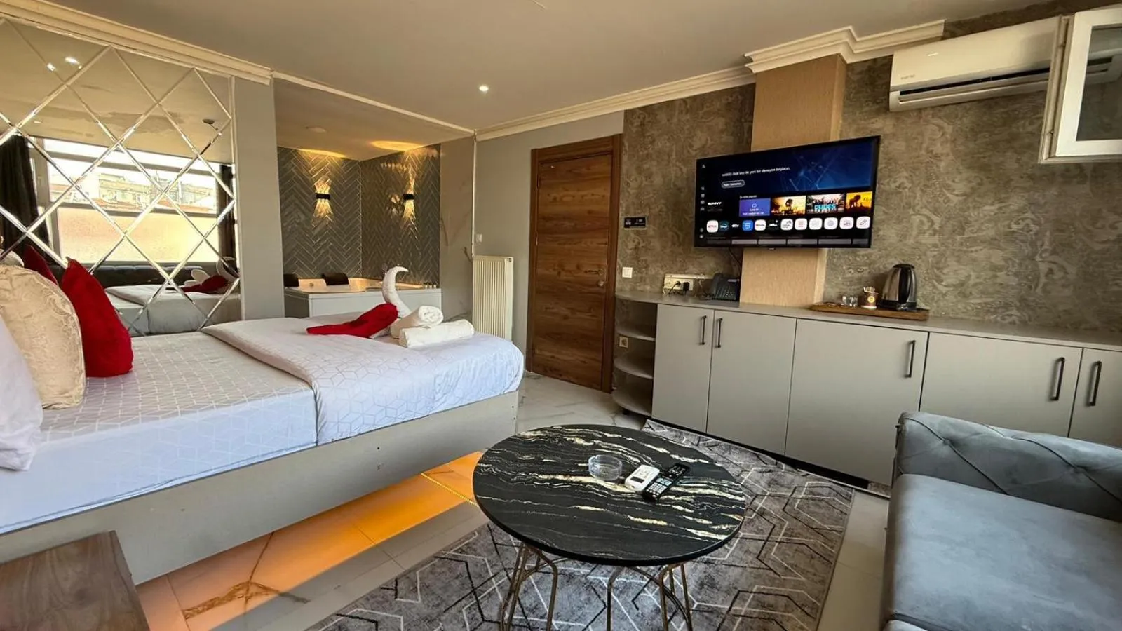 Bed in Kral As Suite Hotel