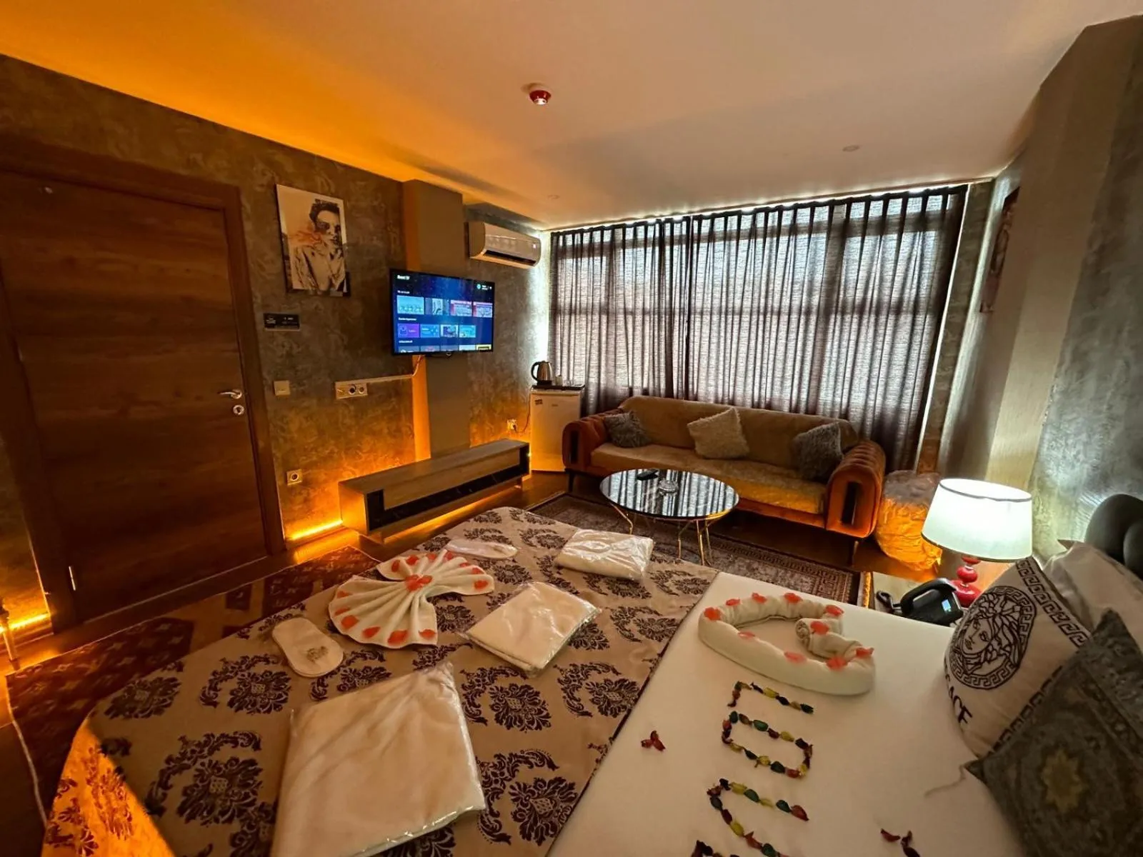 Photo of the whole room in Kral As Suite Hotel