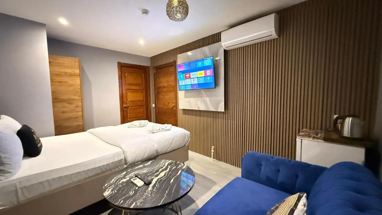 Bed in Kral As Suite Hotel