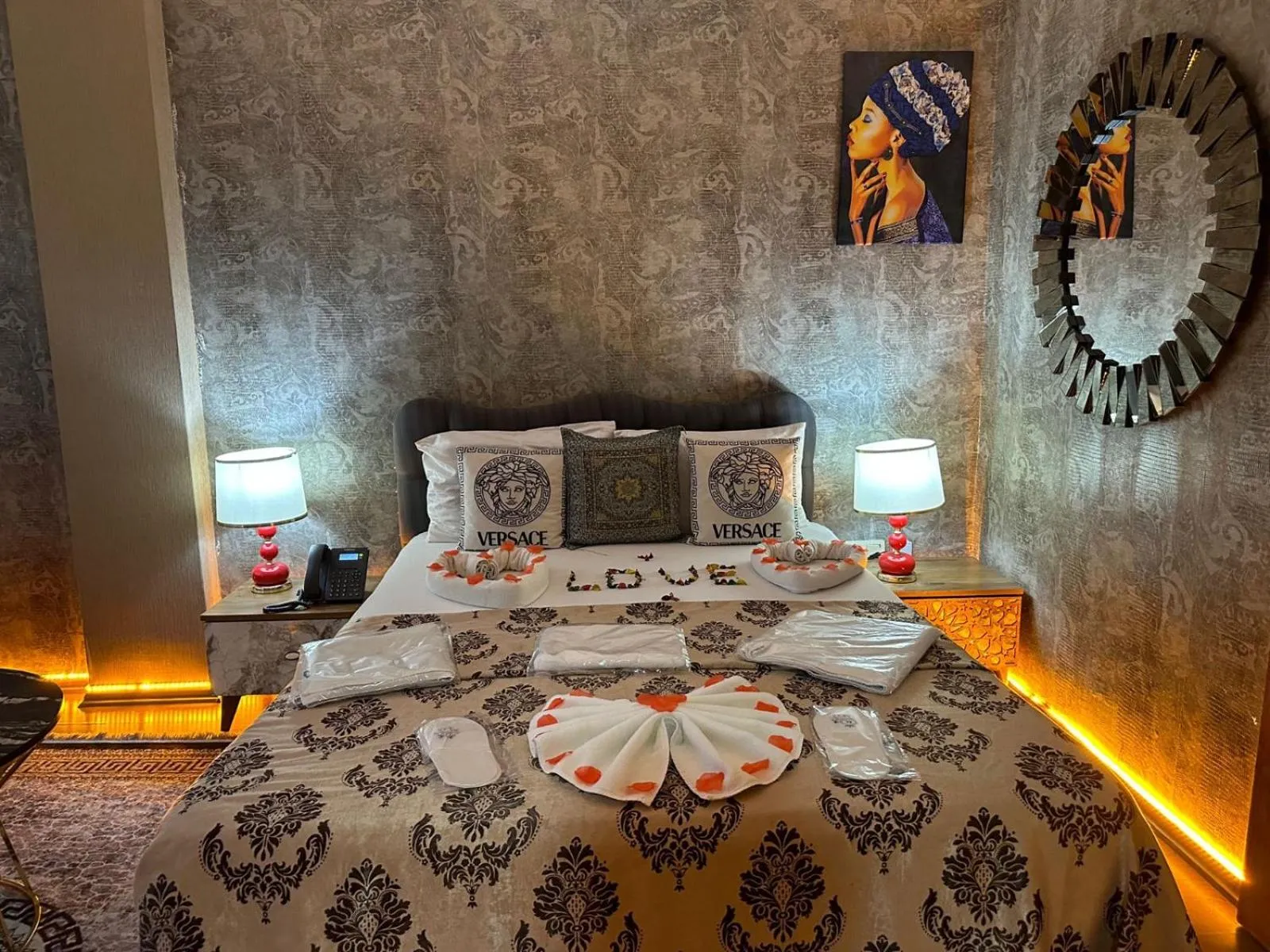 Photo of the whole room, Bed in Kral As Suite Hotel