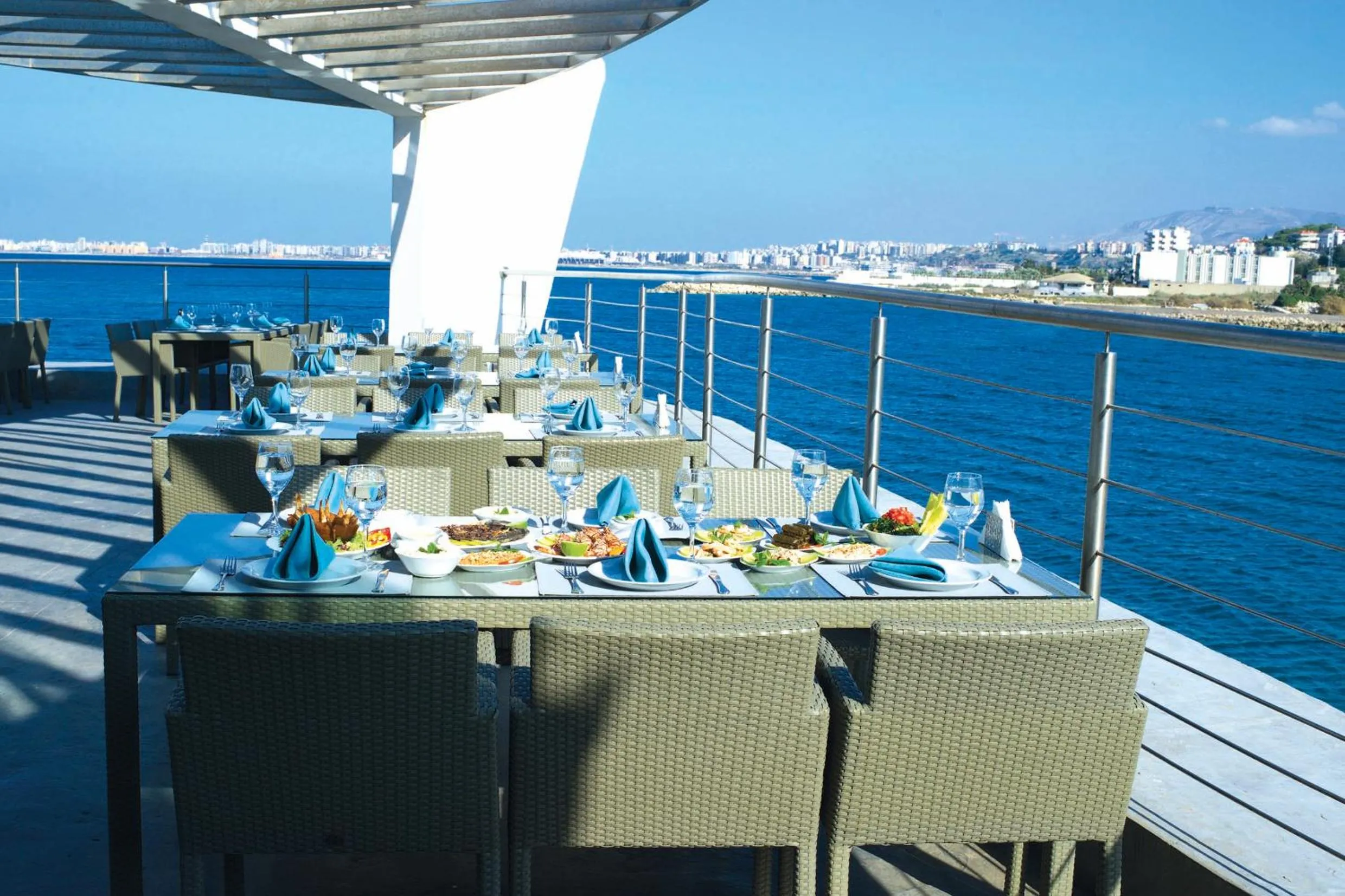 Restaurant/places to eat in Miramar Hotel Resort and Spa