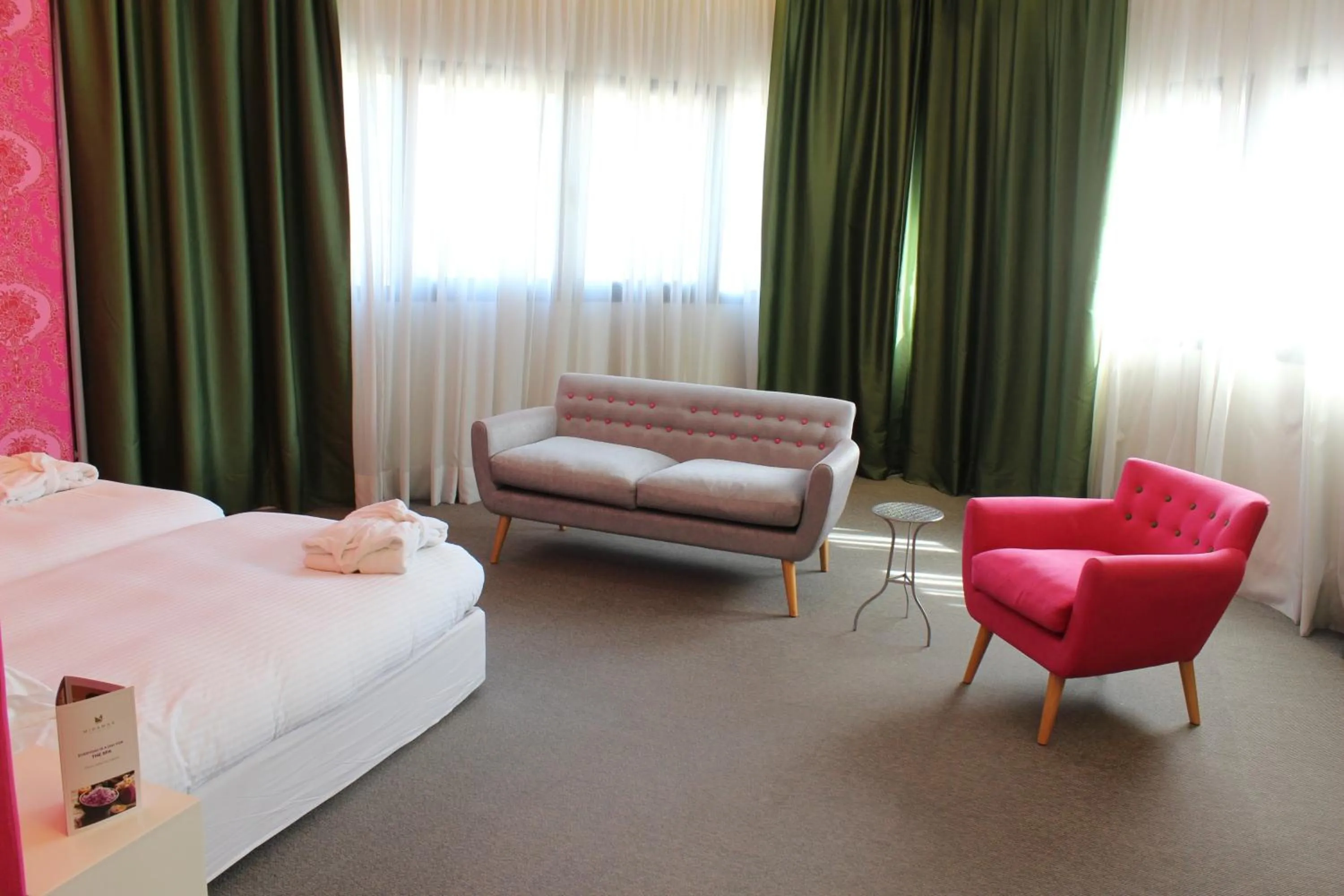 Bed in Miramar Hotel Resort and Spa