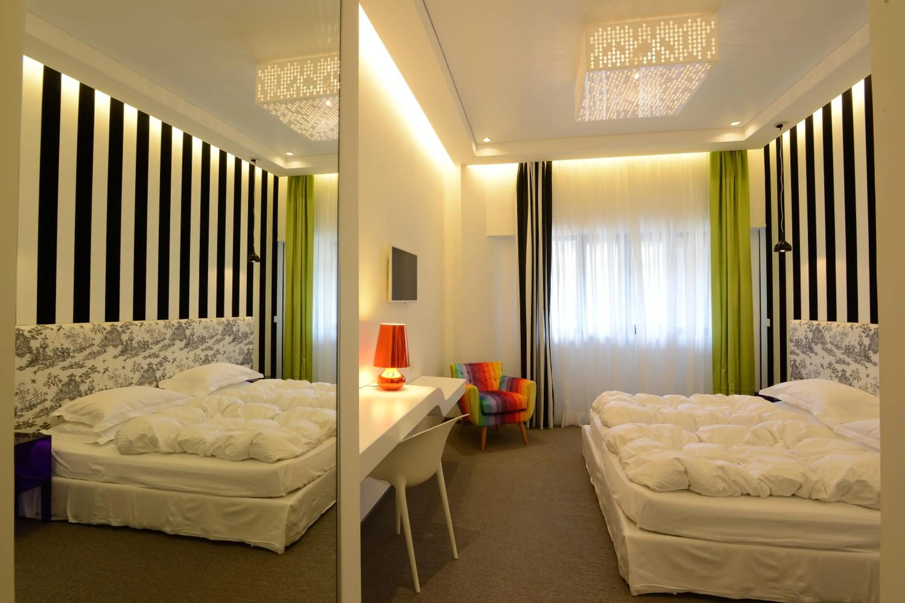 Mountain view, Bed in Miramar Hotel Resort and Spa