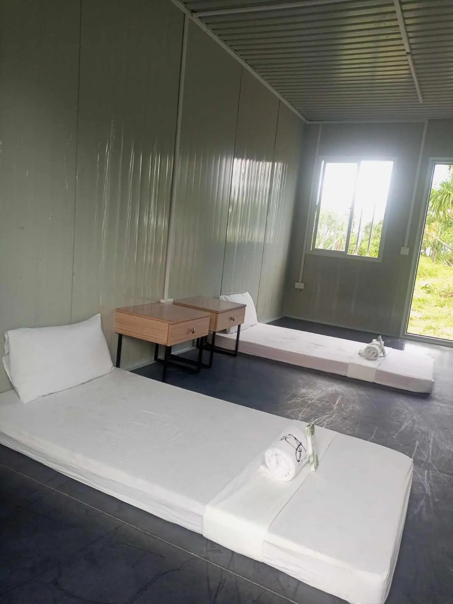 Bed in The Waves at Socorro Baler- Hotel A