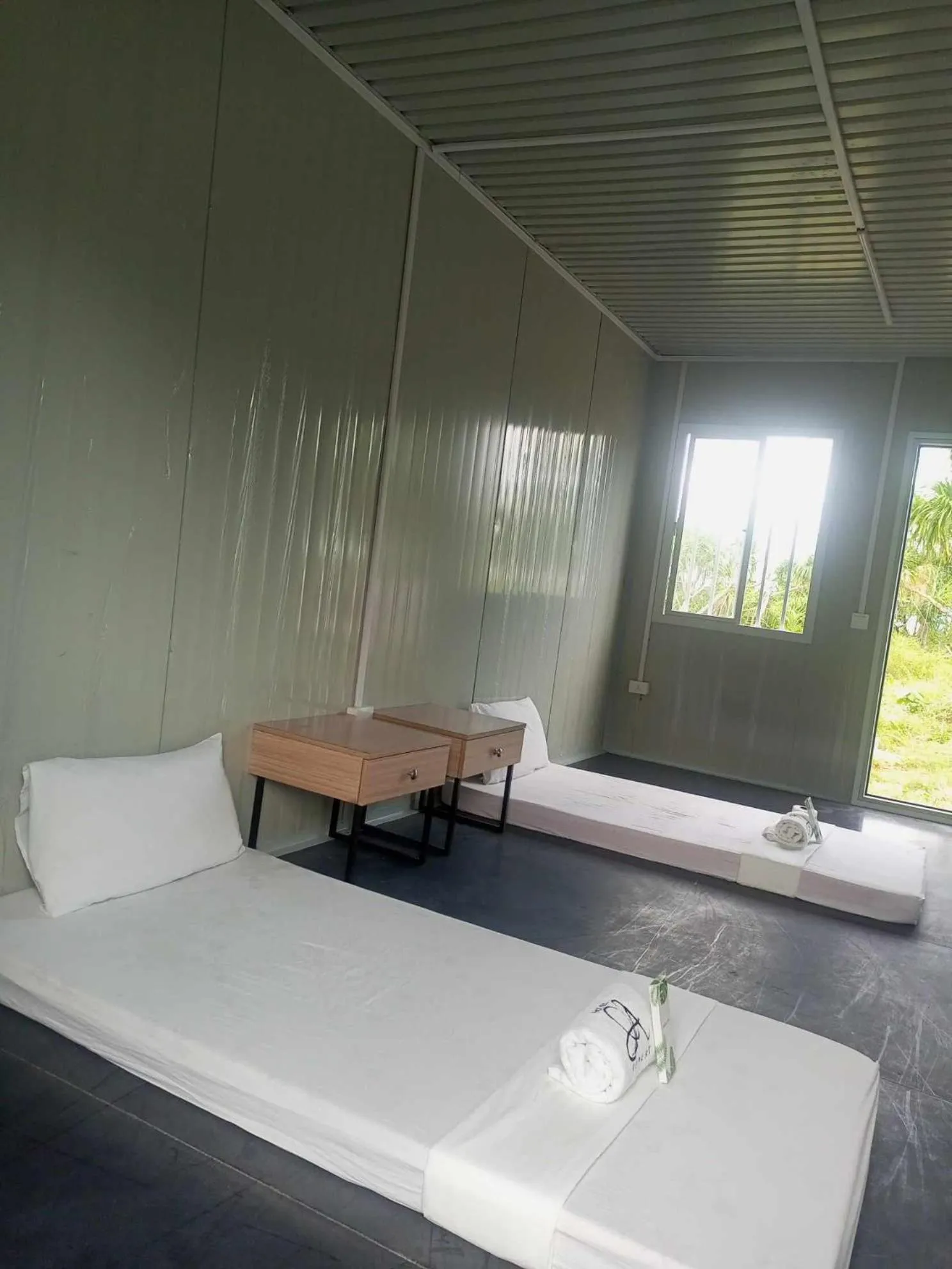 Bed in The Waves at Socorro Baler- Hotel A