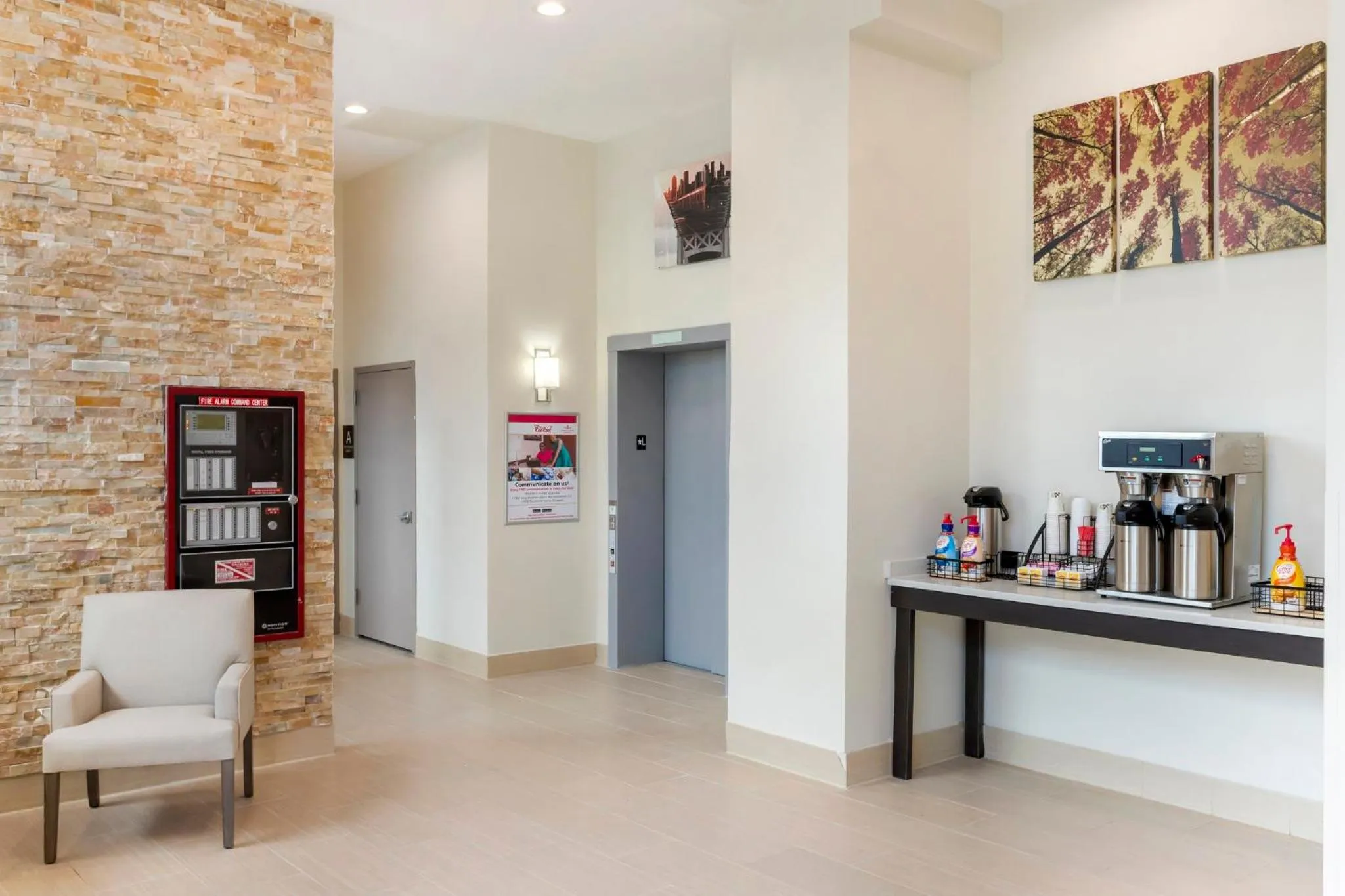 Lobby or reception in Red Roof Inn PLUS Jamaica, NY - JFK Airport