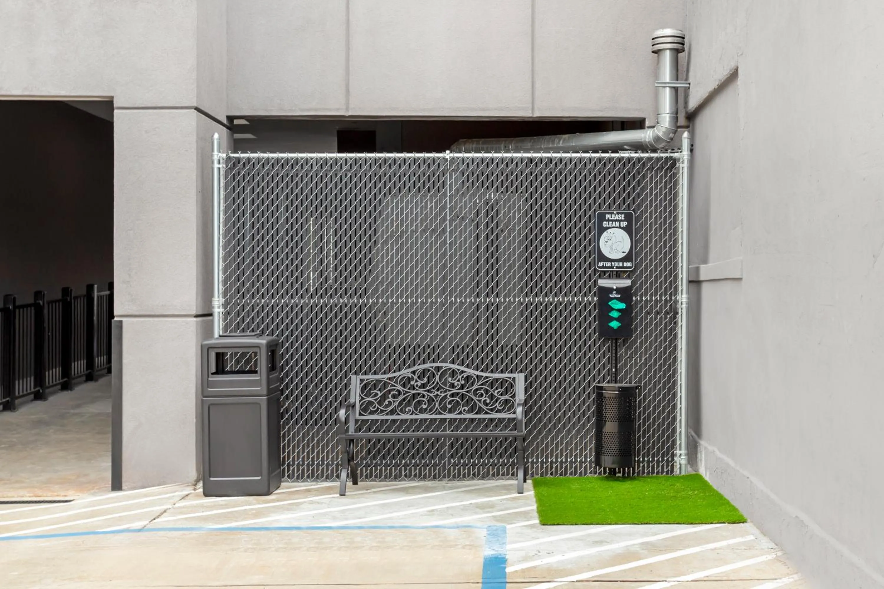 pet friendly in Red Roof Inn PLUS Jamaica, NY - JFK Airport