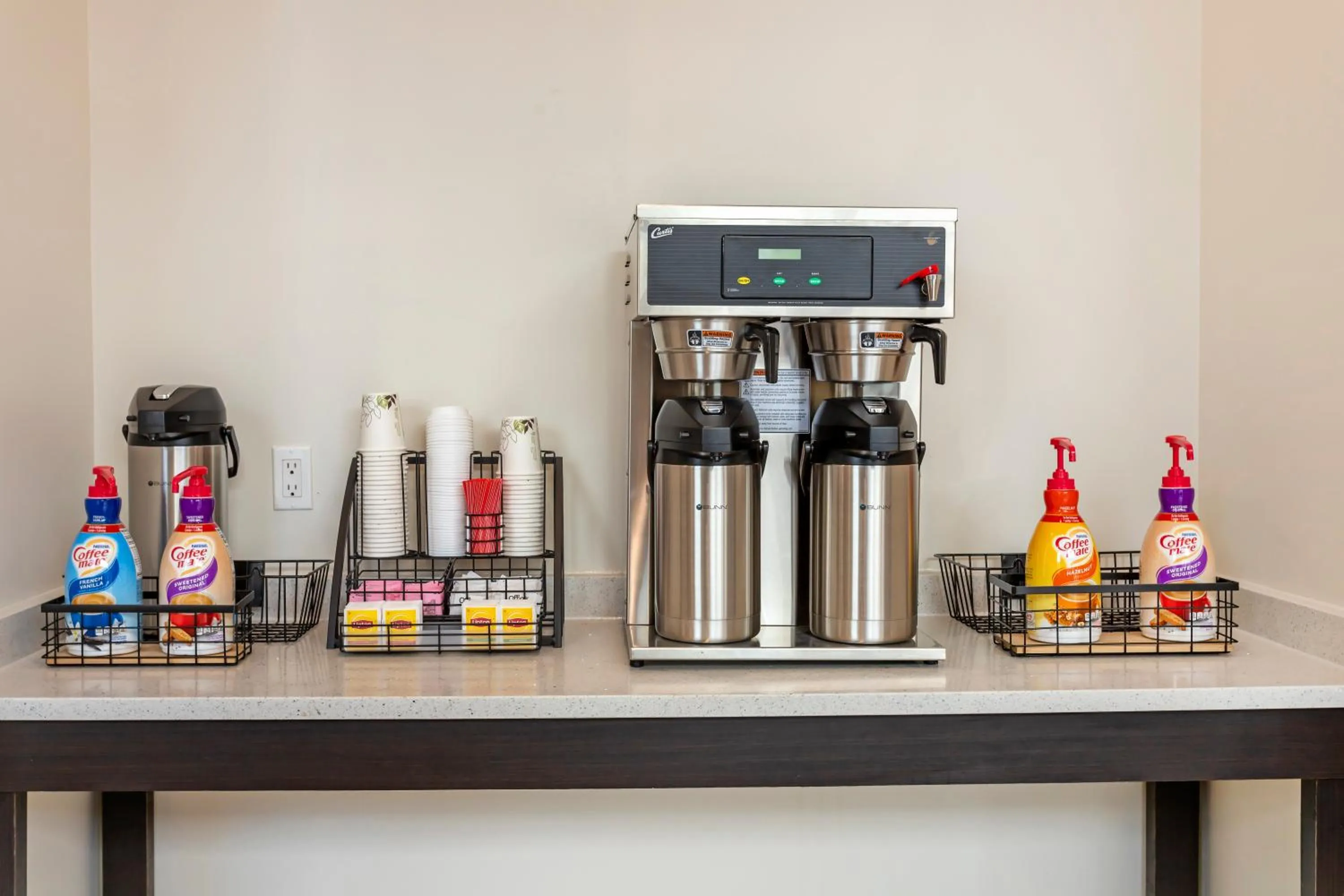 Coffee/tea facilities in Red Roof Inn PLUS Jamaica, NY - JFK Airport