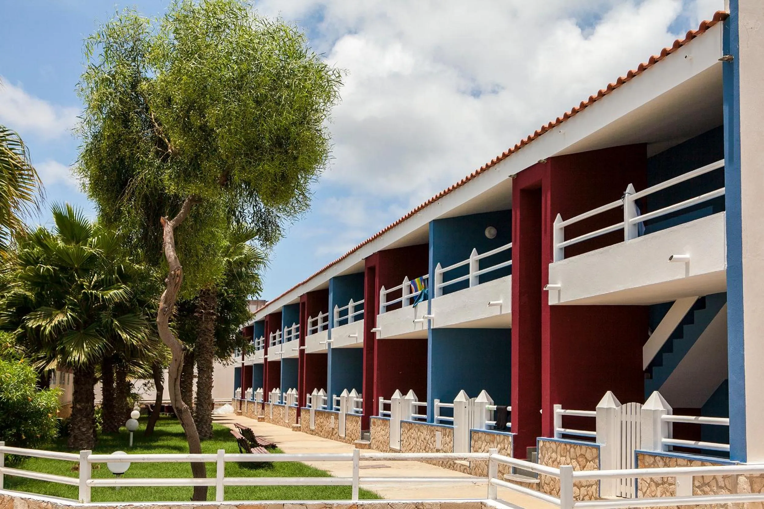 Facade/entrance in Murdeira Village