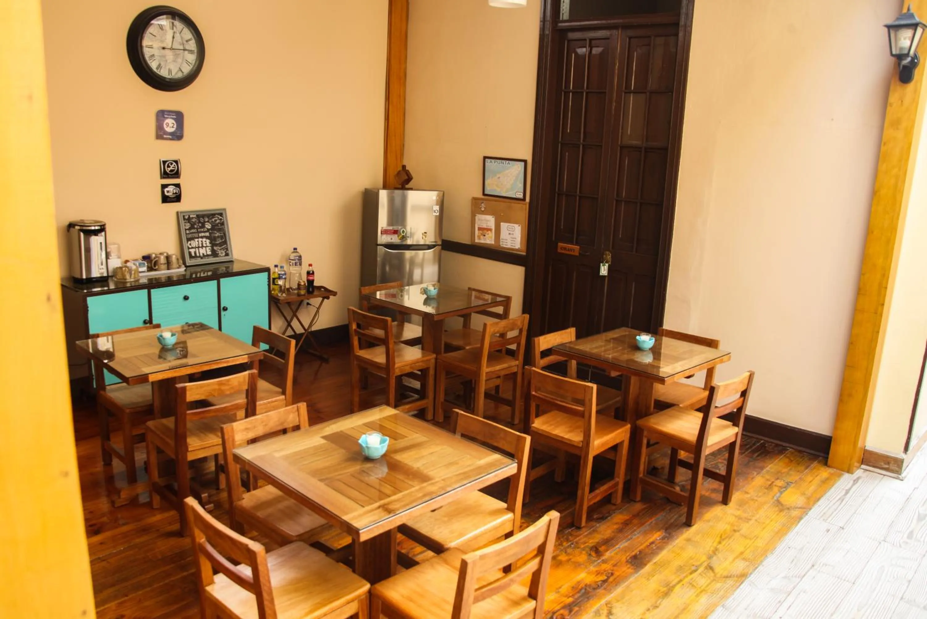 Restaurant/places to eat in Villa La Punta