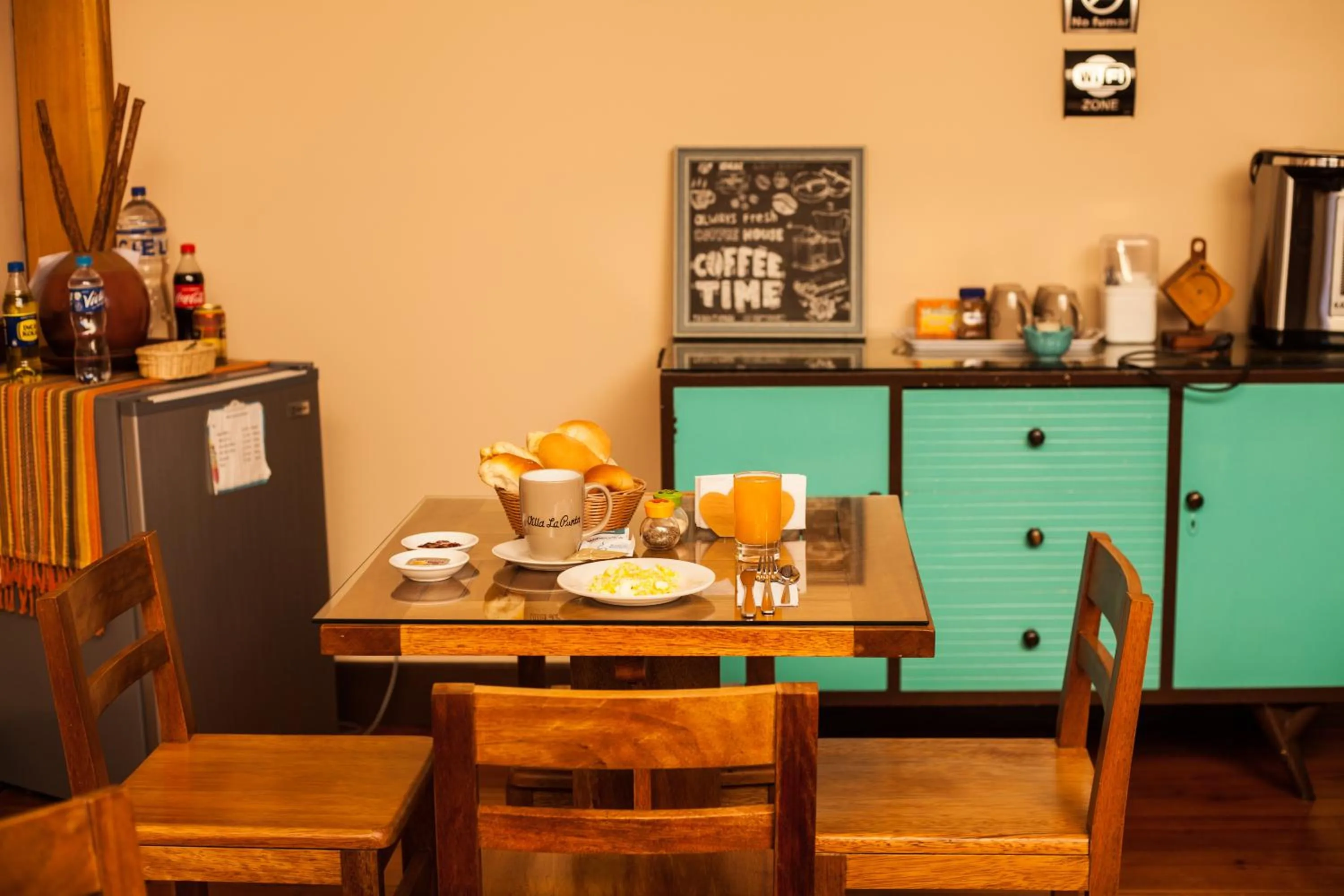 Restaurant/places to eat in Villa La Punta