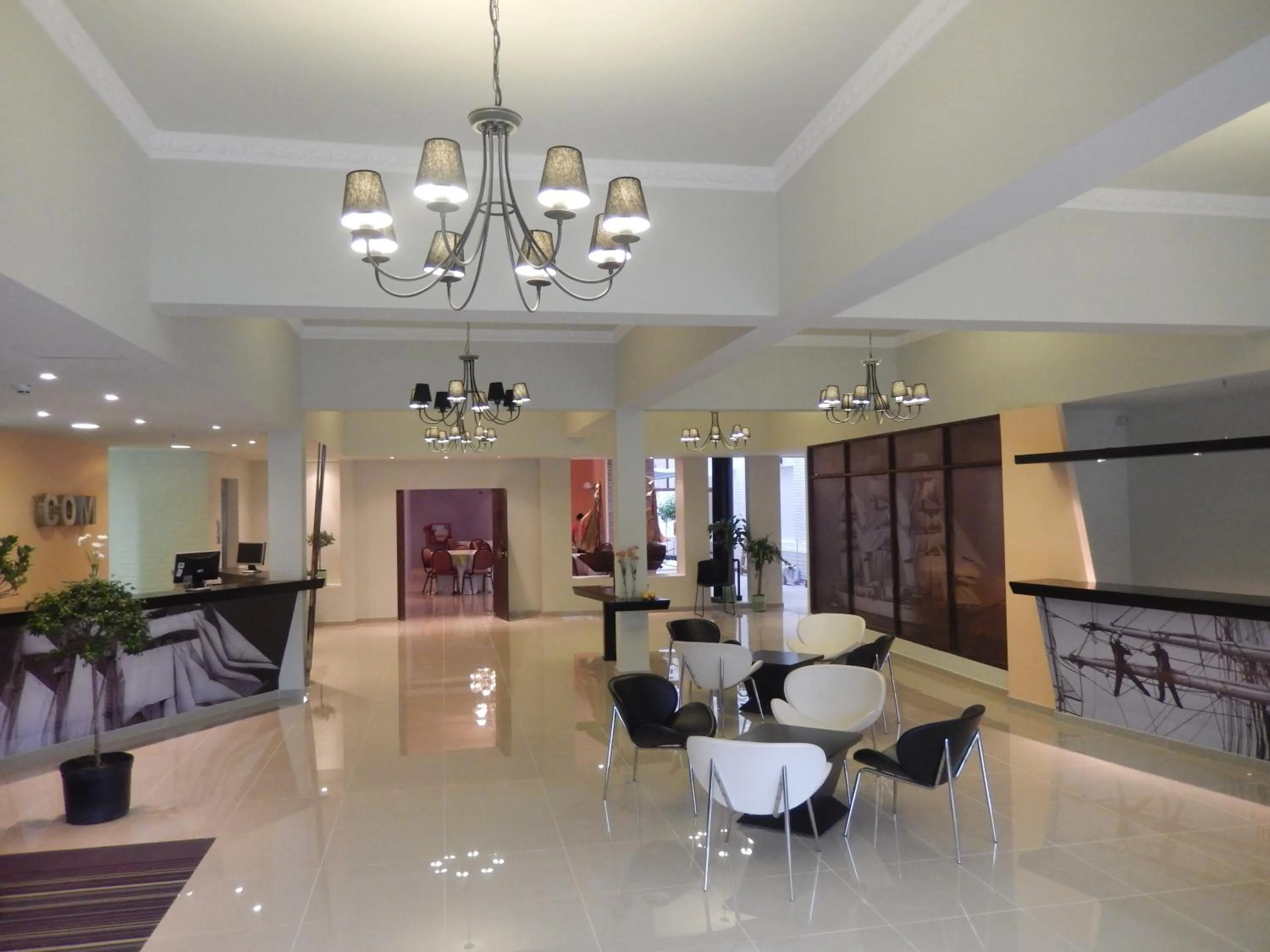 Lobby or reception in Santiago Hotel