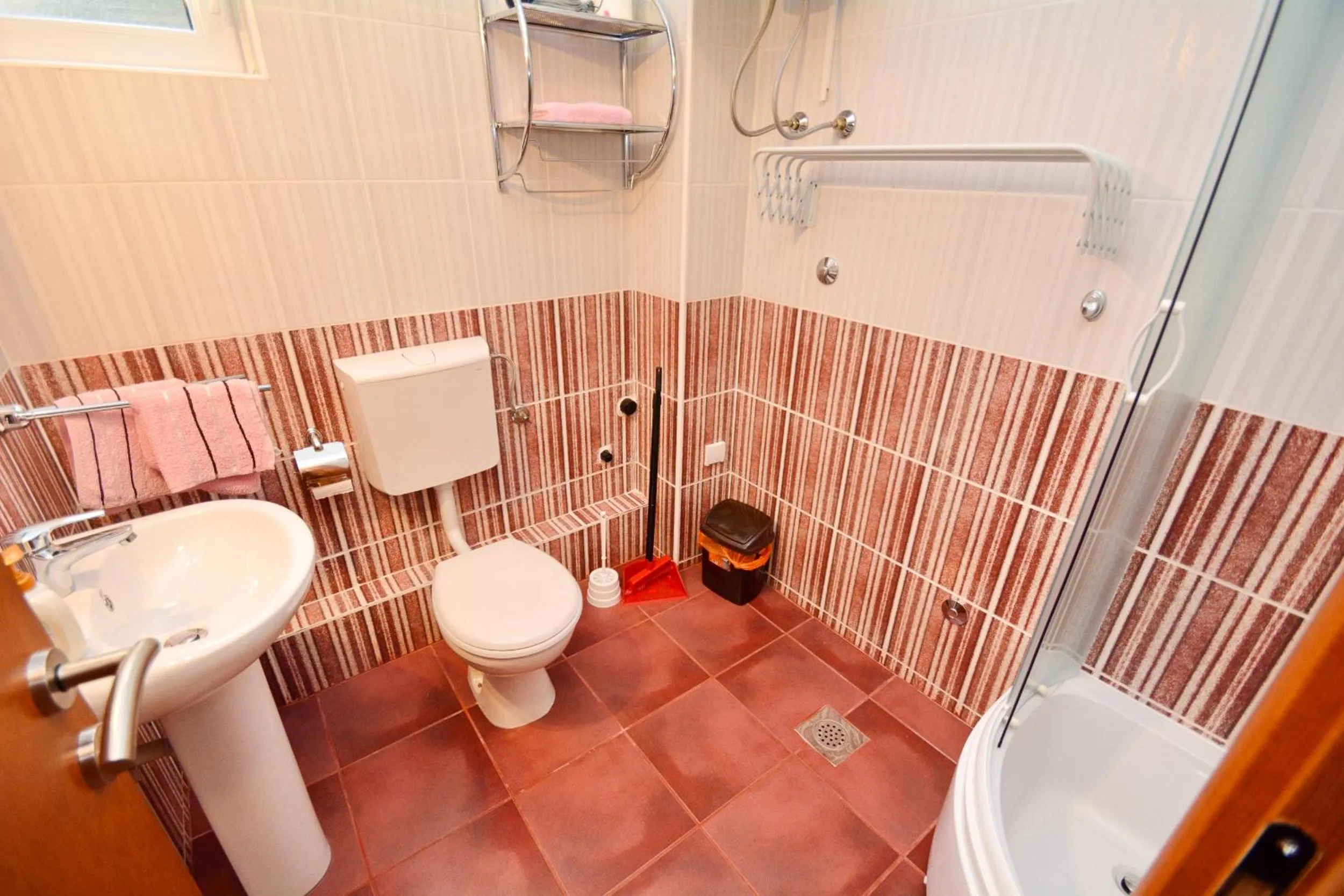 Toilet in Marinero Apartments