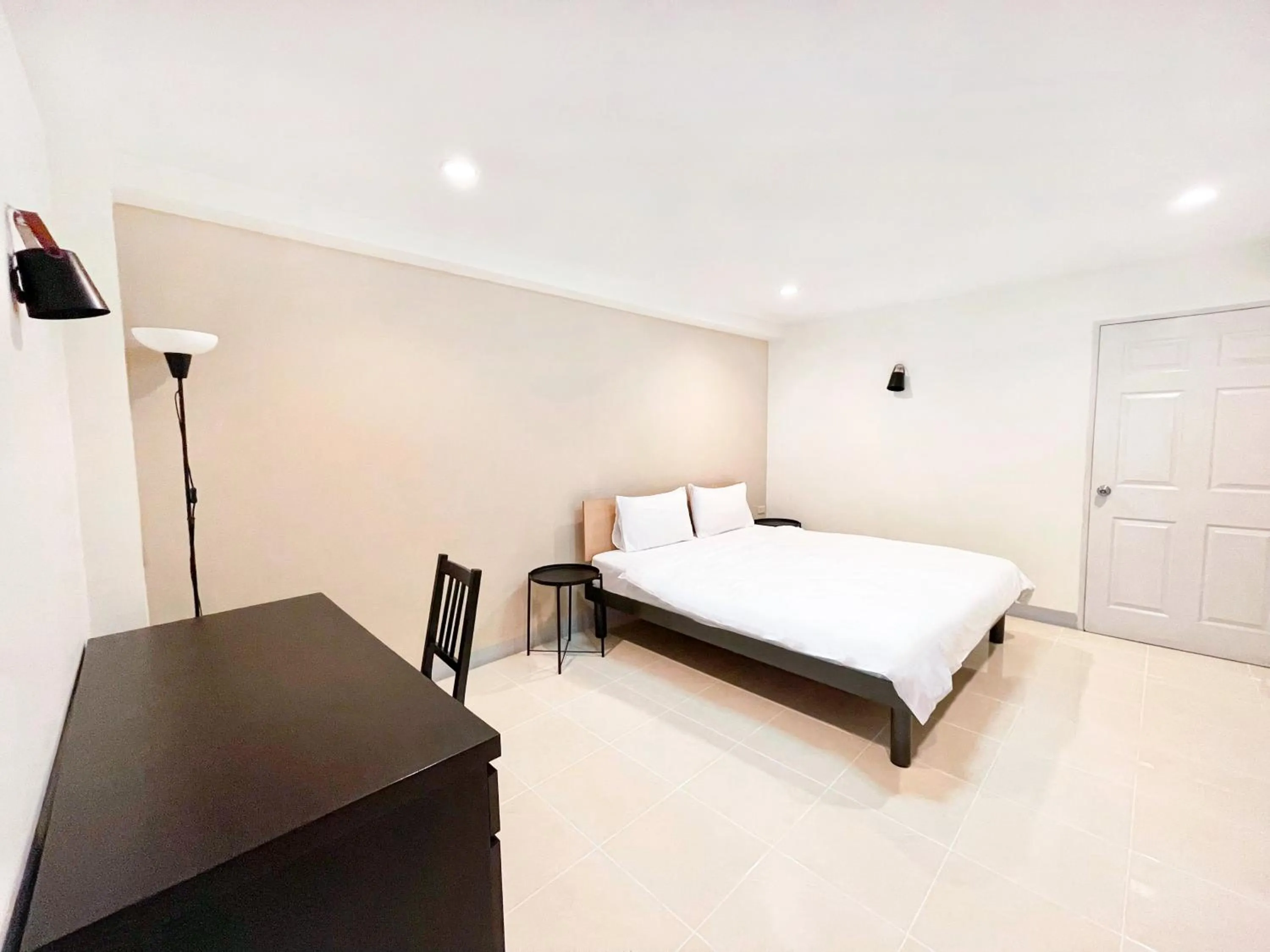 Property building, Bed in Grand Residence