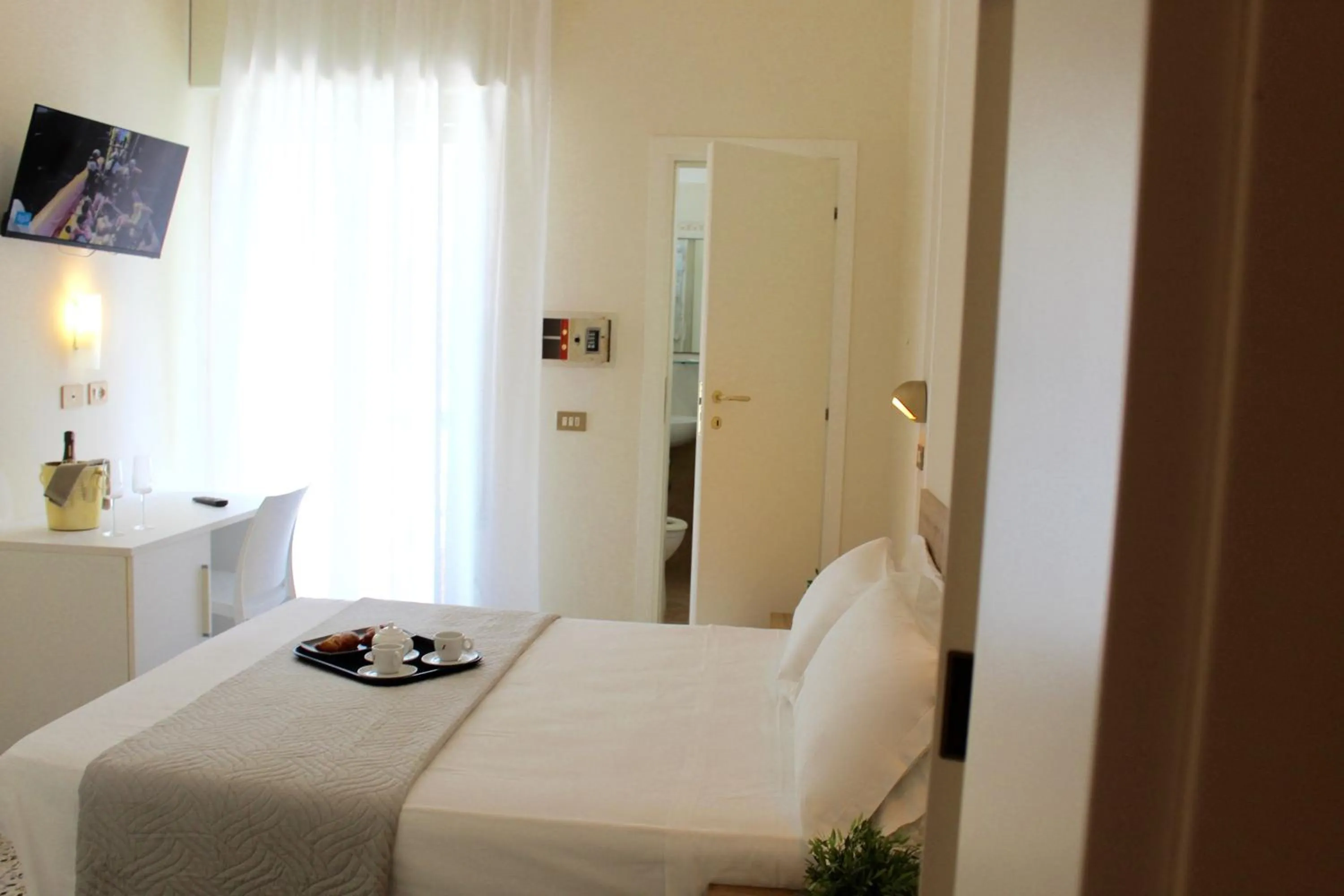 Bedroom in King Hotel