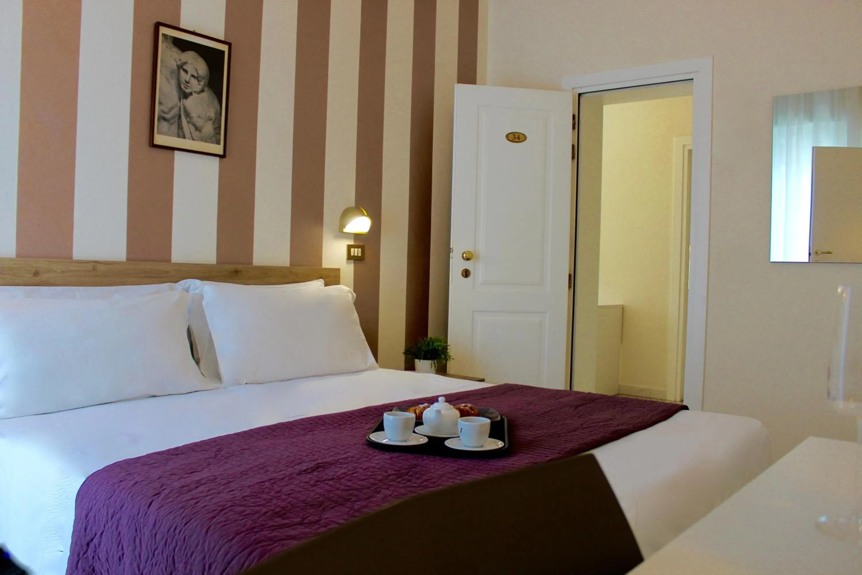 Bedroom in King Hotel