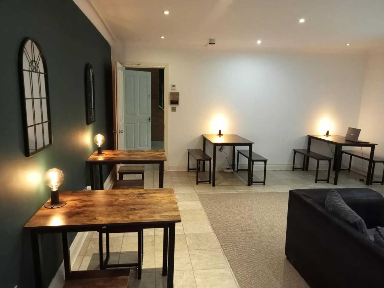 Communal lounge/ TV room in Quarrie House