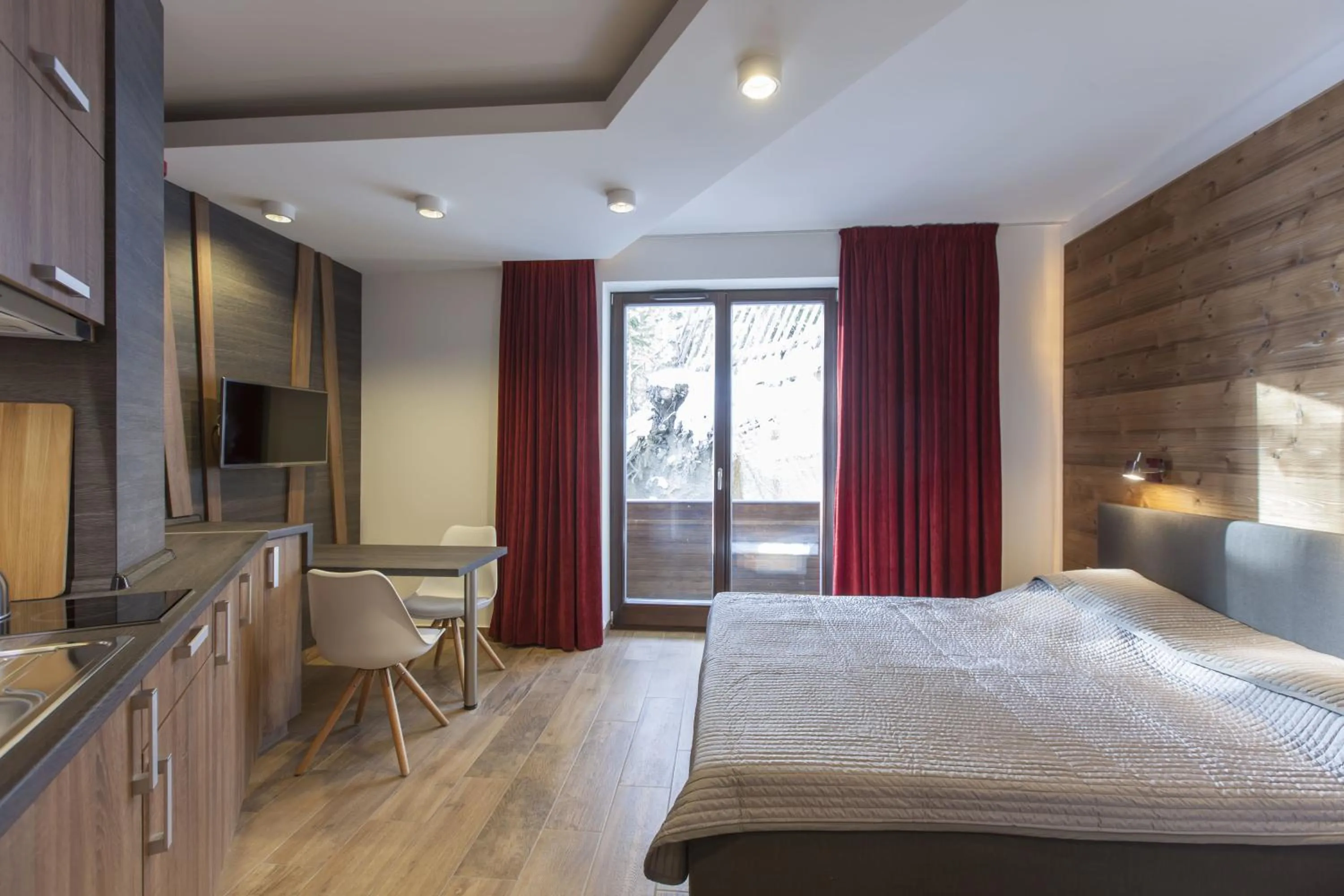 Photo of the whole room, Bed in Apparthotel SILBERSEE