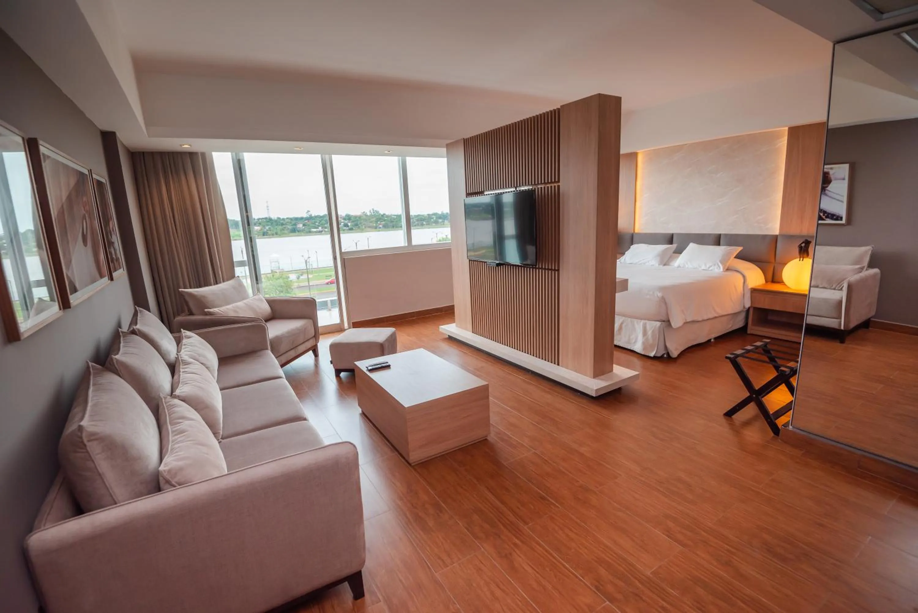 Savoy Hotel Encarnación