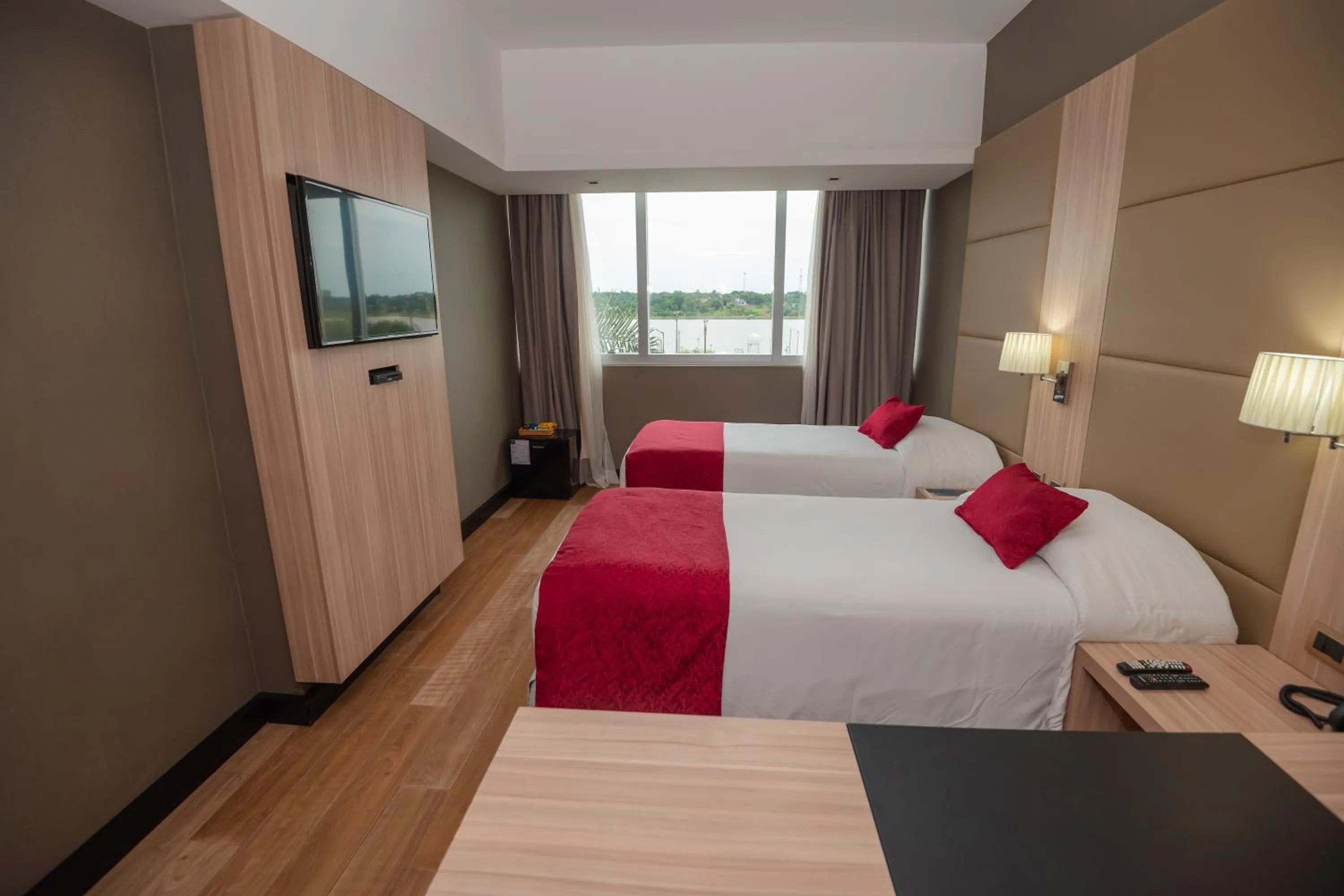 Bed in Savoy Hotel Encarnación