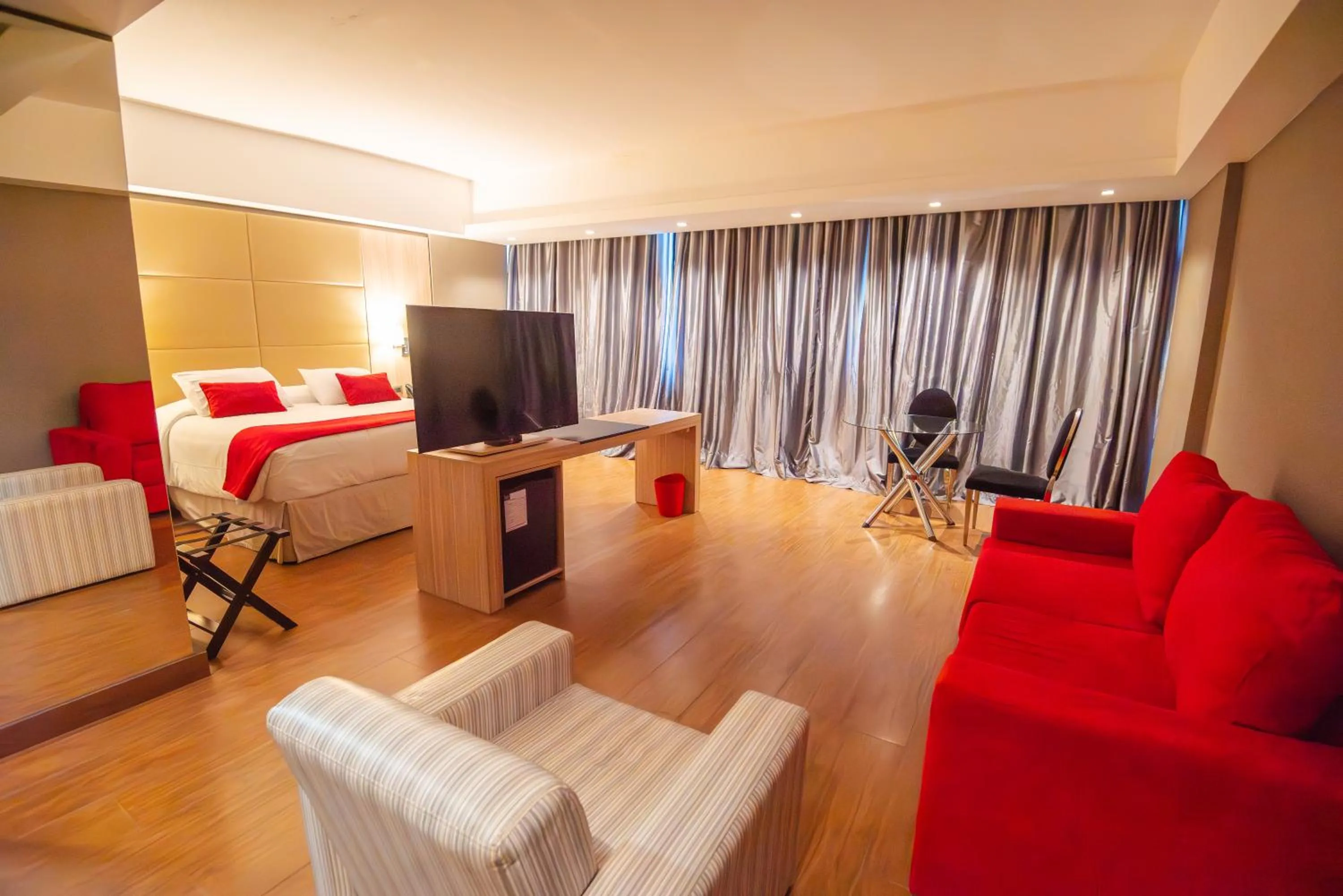 Savoy Hotel Encarnación