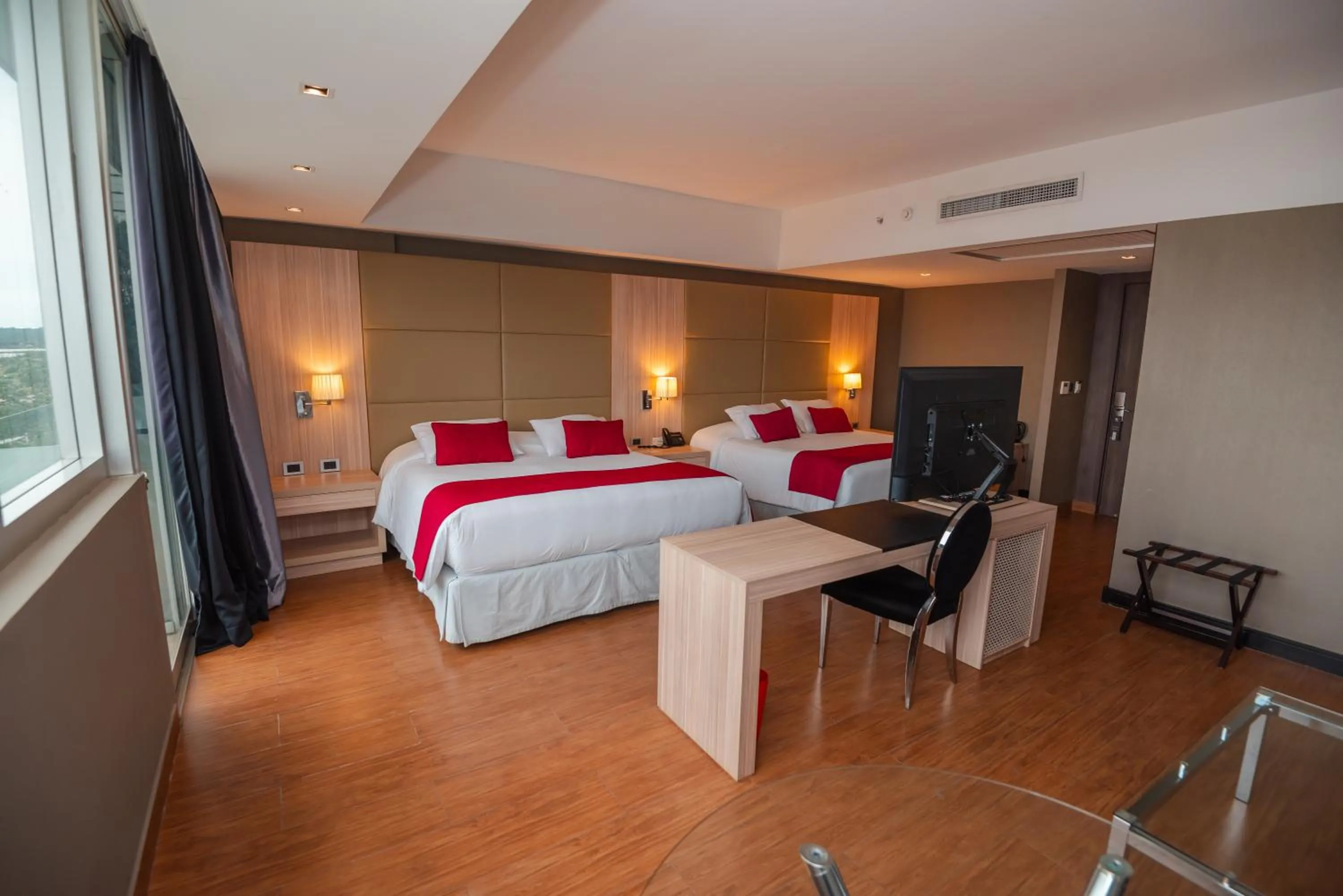 Bed in Savoy Hotel Encarnación