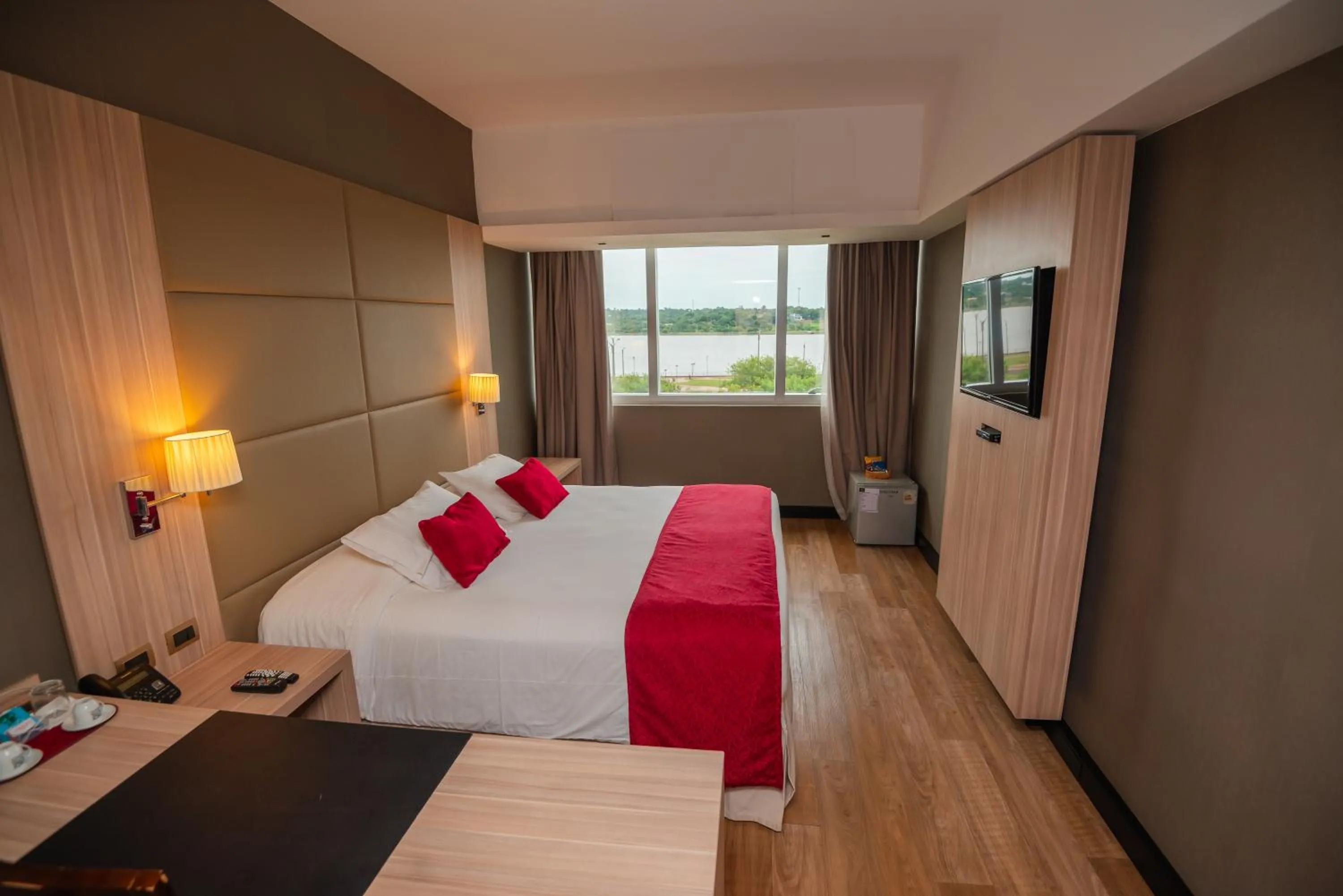 Bed in Savoy Hotel Encarnación