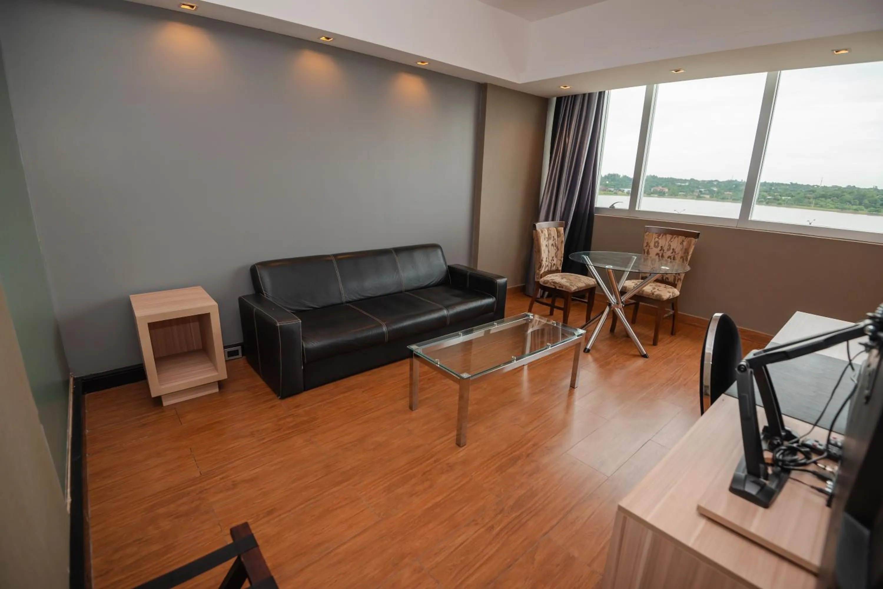 Savoy Hotel Encarnación