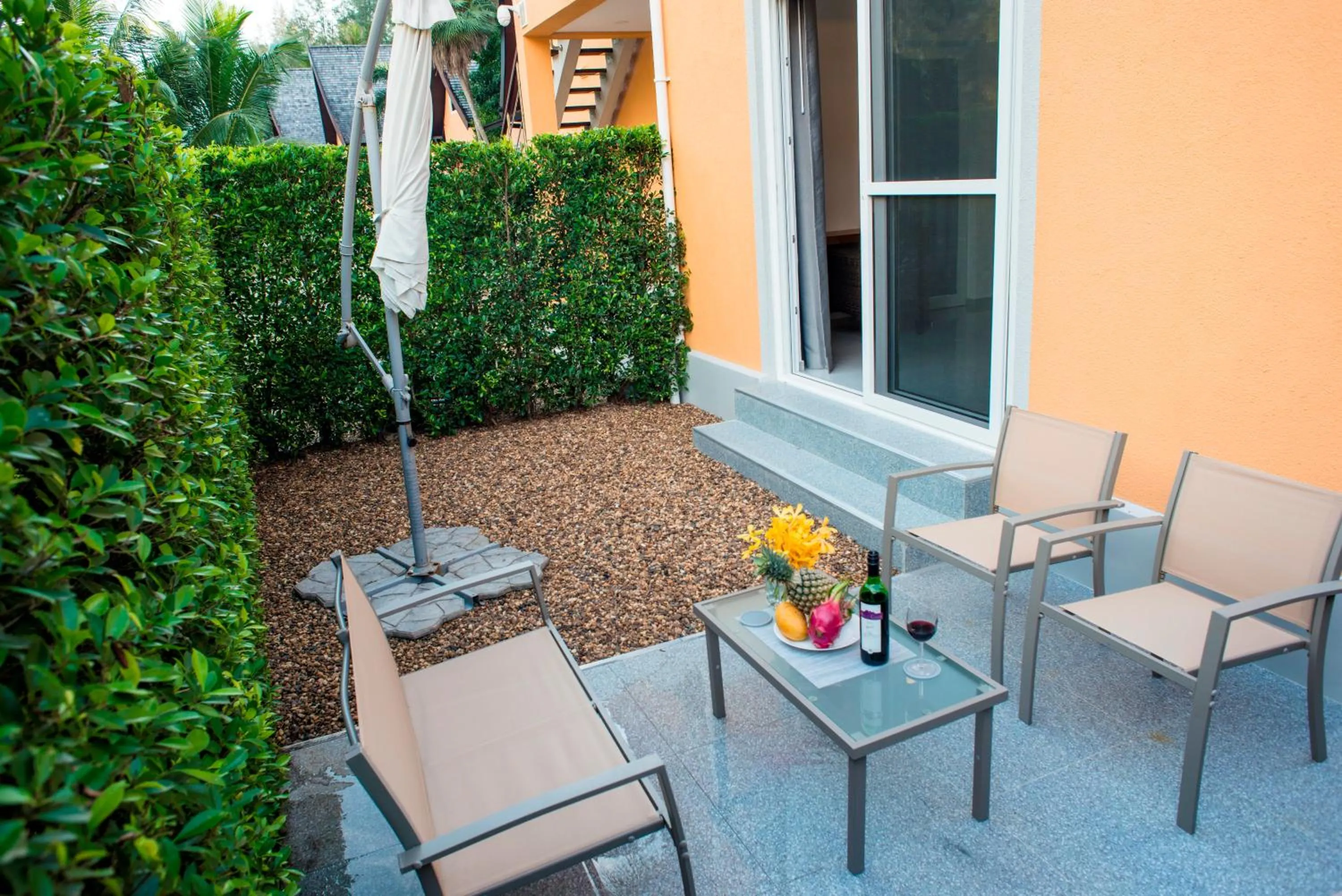 Garden in Sunset Emily Villas & Rooms