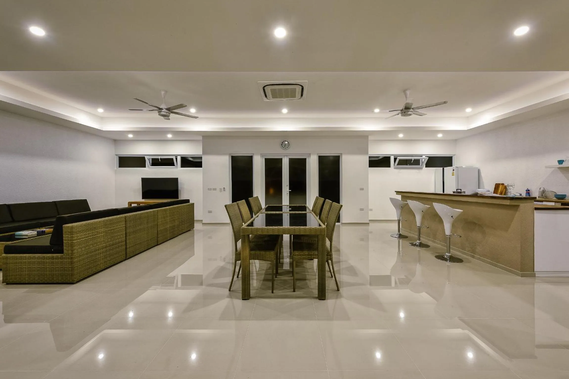 Kitchen or kitchenette in Sunset Emily Villas & Rooms