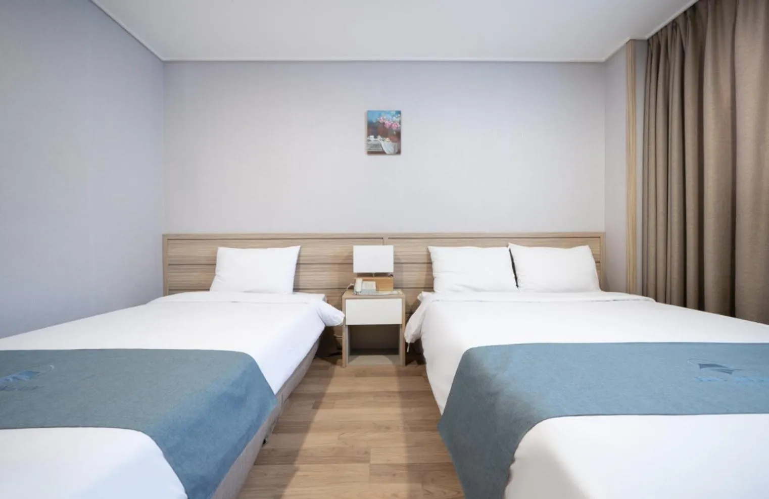 Bed in Blue Mountain Hotel