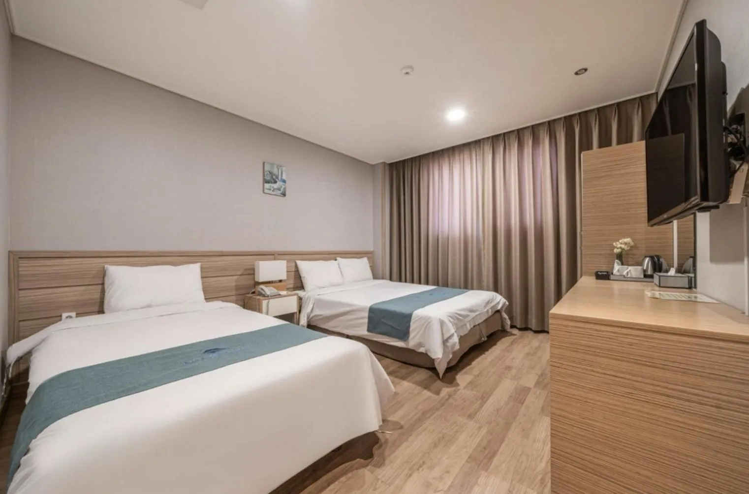 Bed in Blue Mountain Hotel