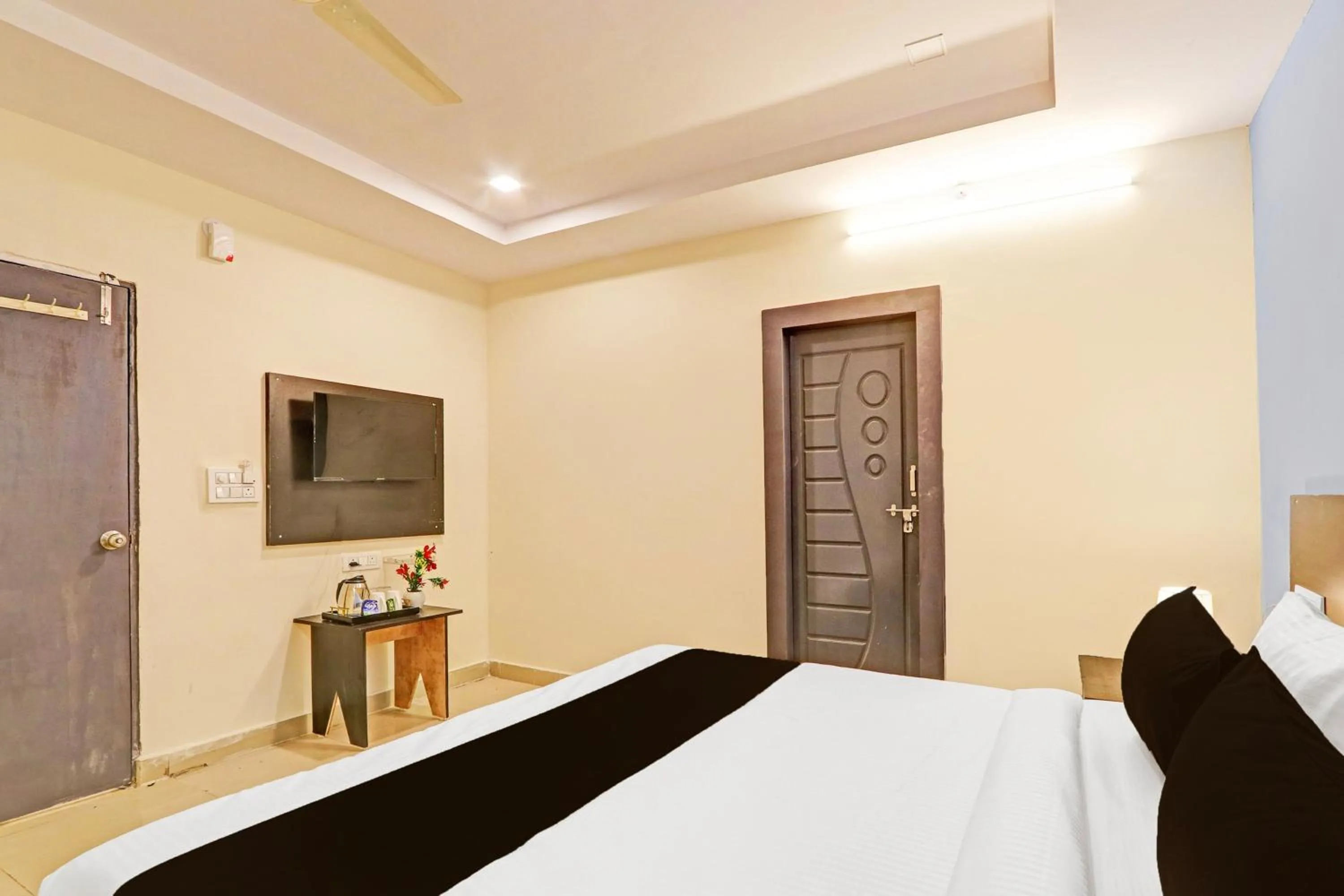 Bedroom, Bed in Super Hotel O M&N Grand