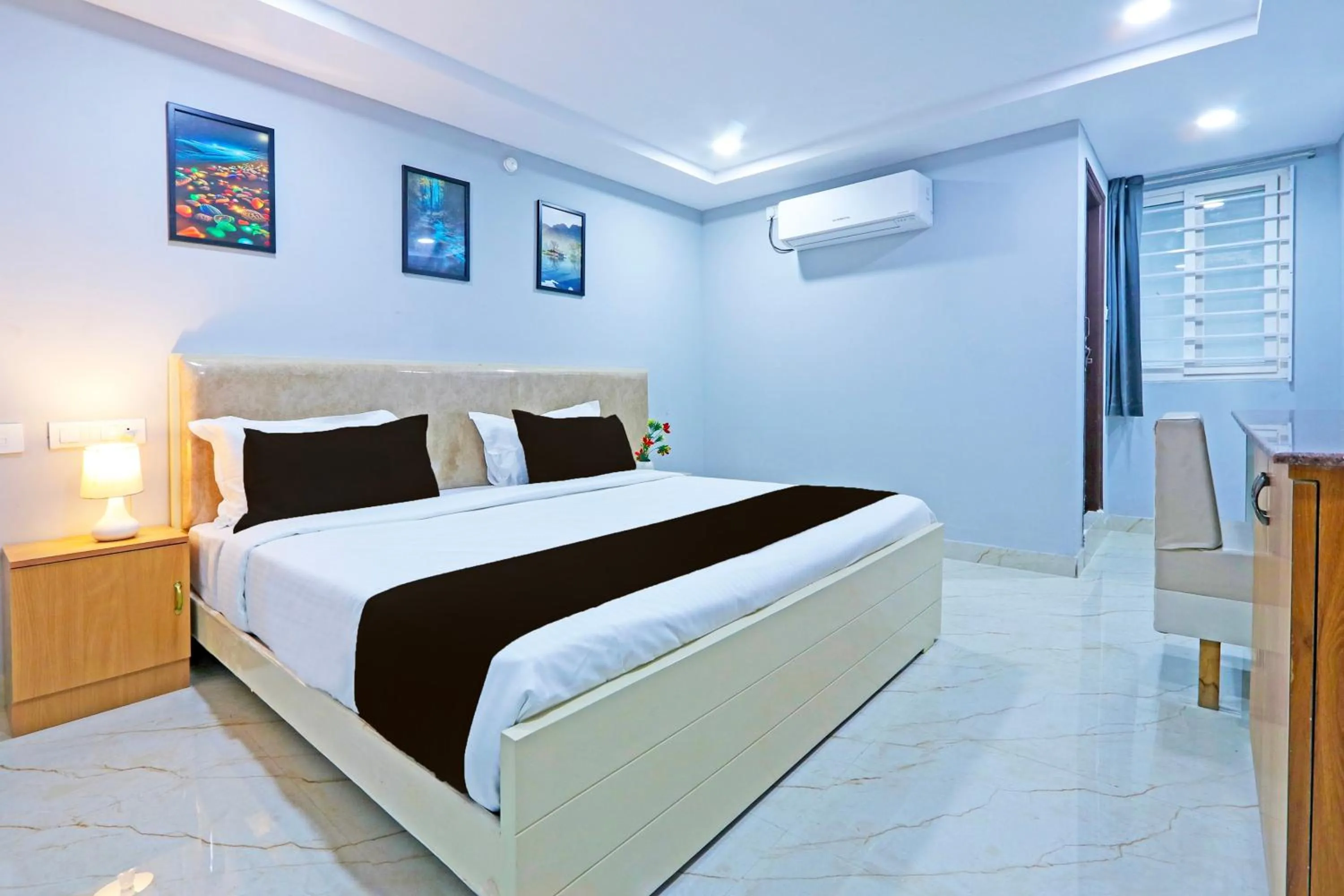 Bedroom, Bed in Super Townhouse QUALIA ELITE S R NAGAR
