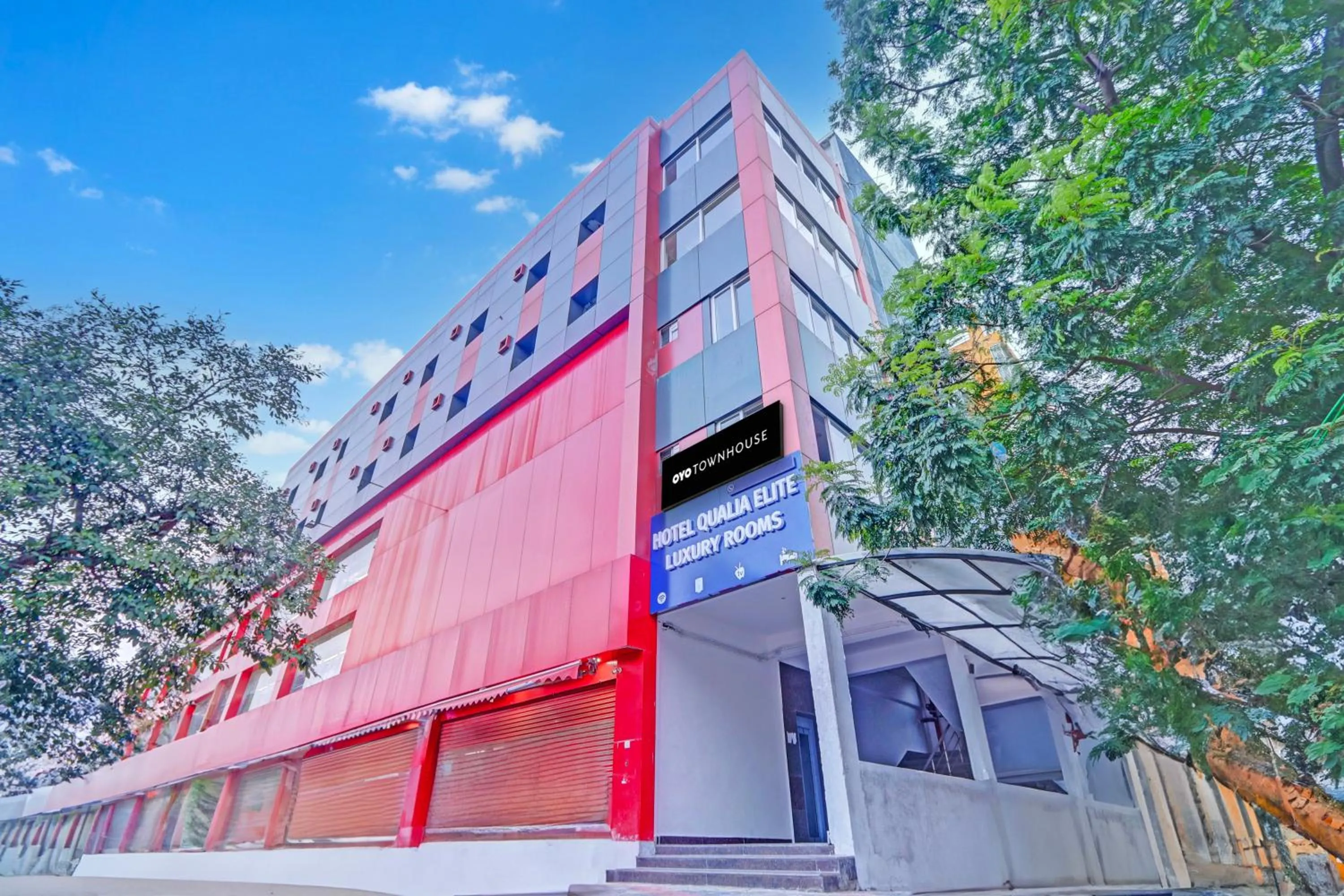 Facade/entrance in Super Townhouse QUALIA ELITE S R NAGAR