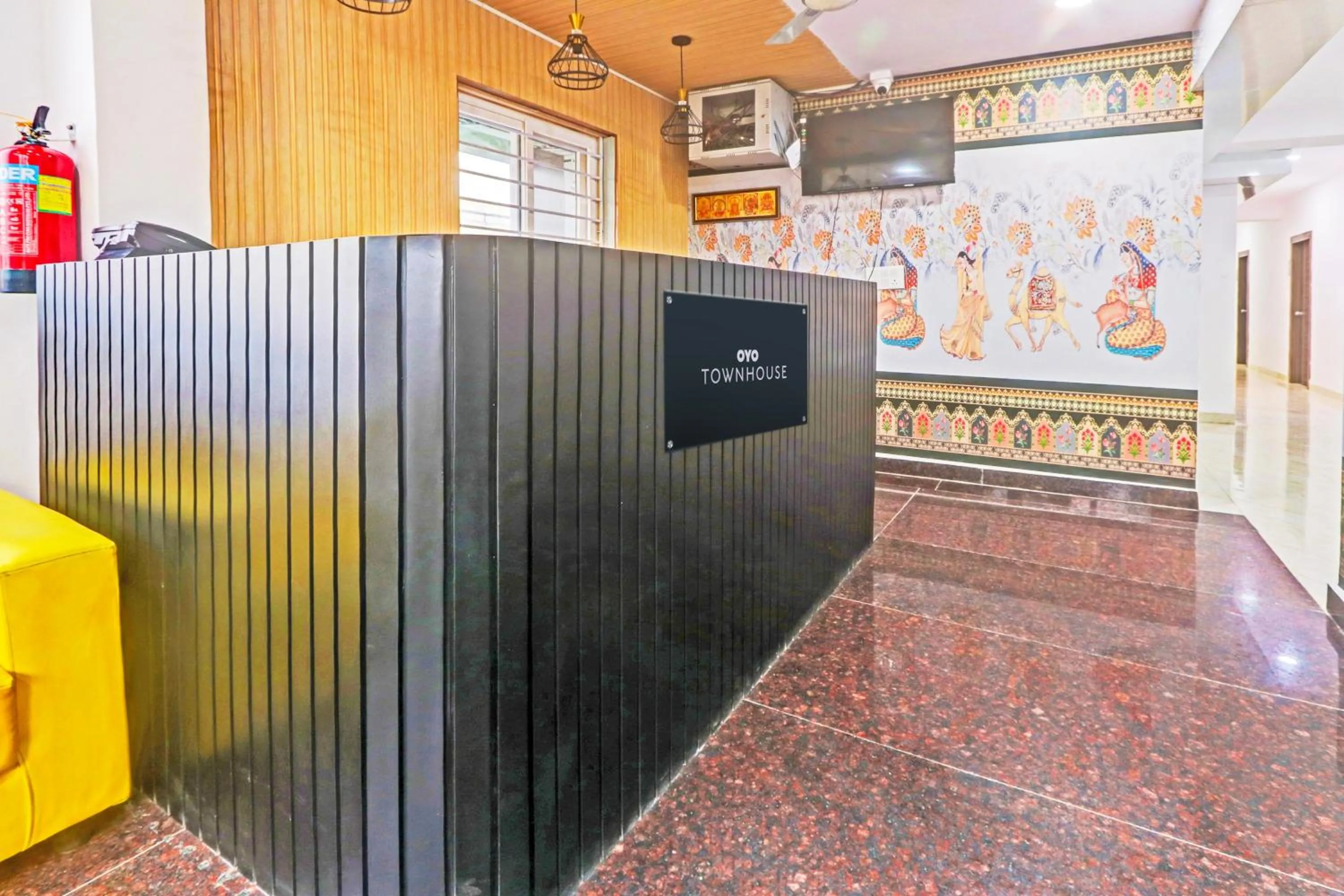 Lobby or reception in Super Townhouse QUALIA ELITE S R NAGAR